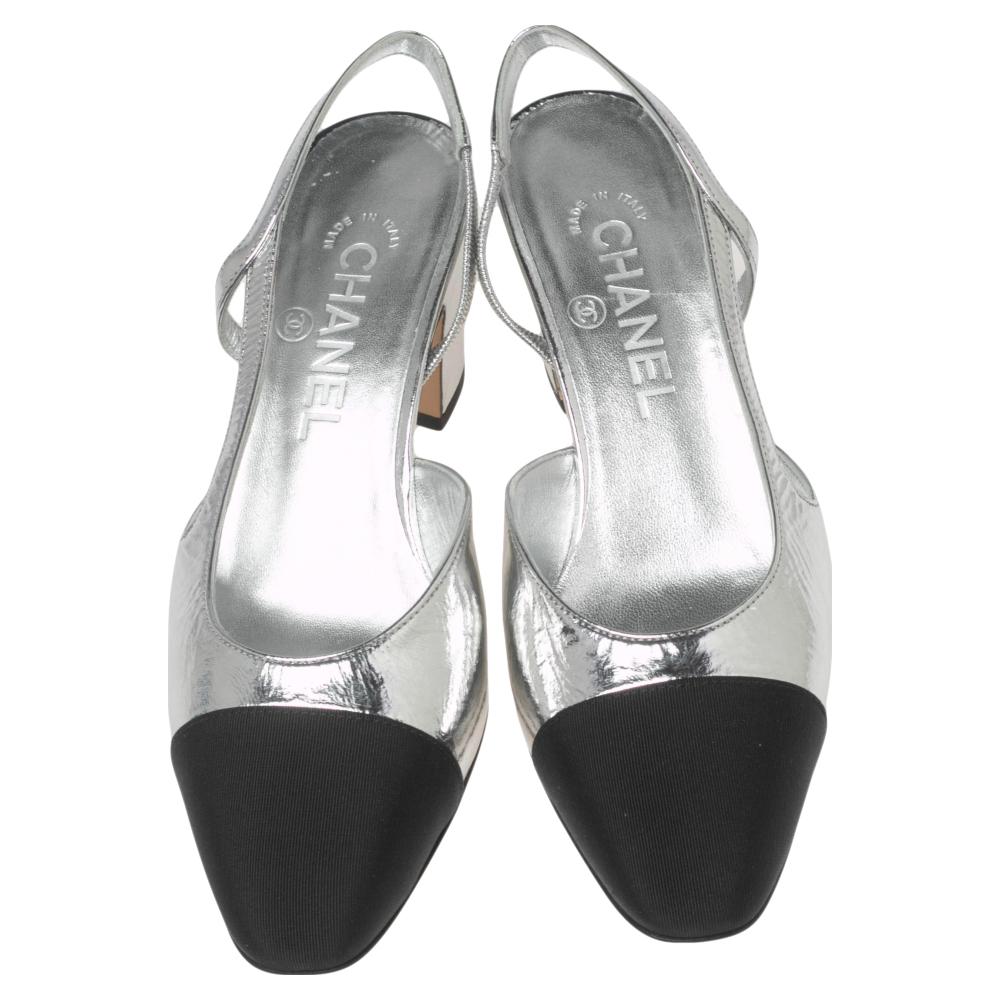 Chanel Silver/Black Leather and Fabric Cap-Toe Slingback Sandals Size 36.5 In Excellent Condition In Dubai, Al Qouz 2