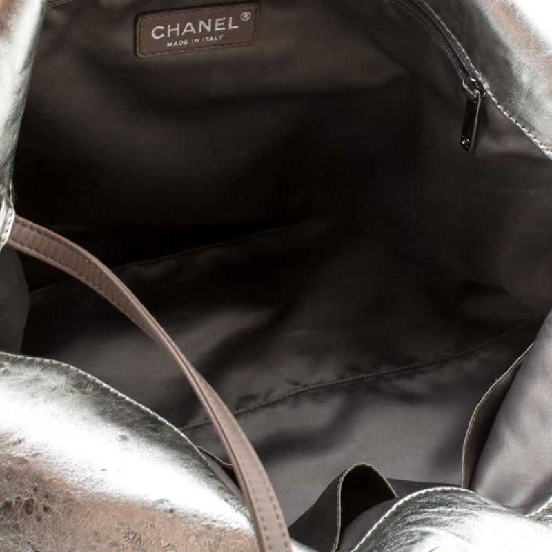 Chanel Silver/Black Leather Hollywood CC Hobo 2
