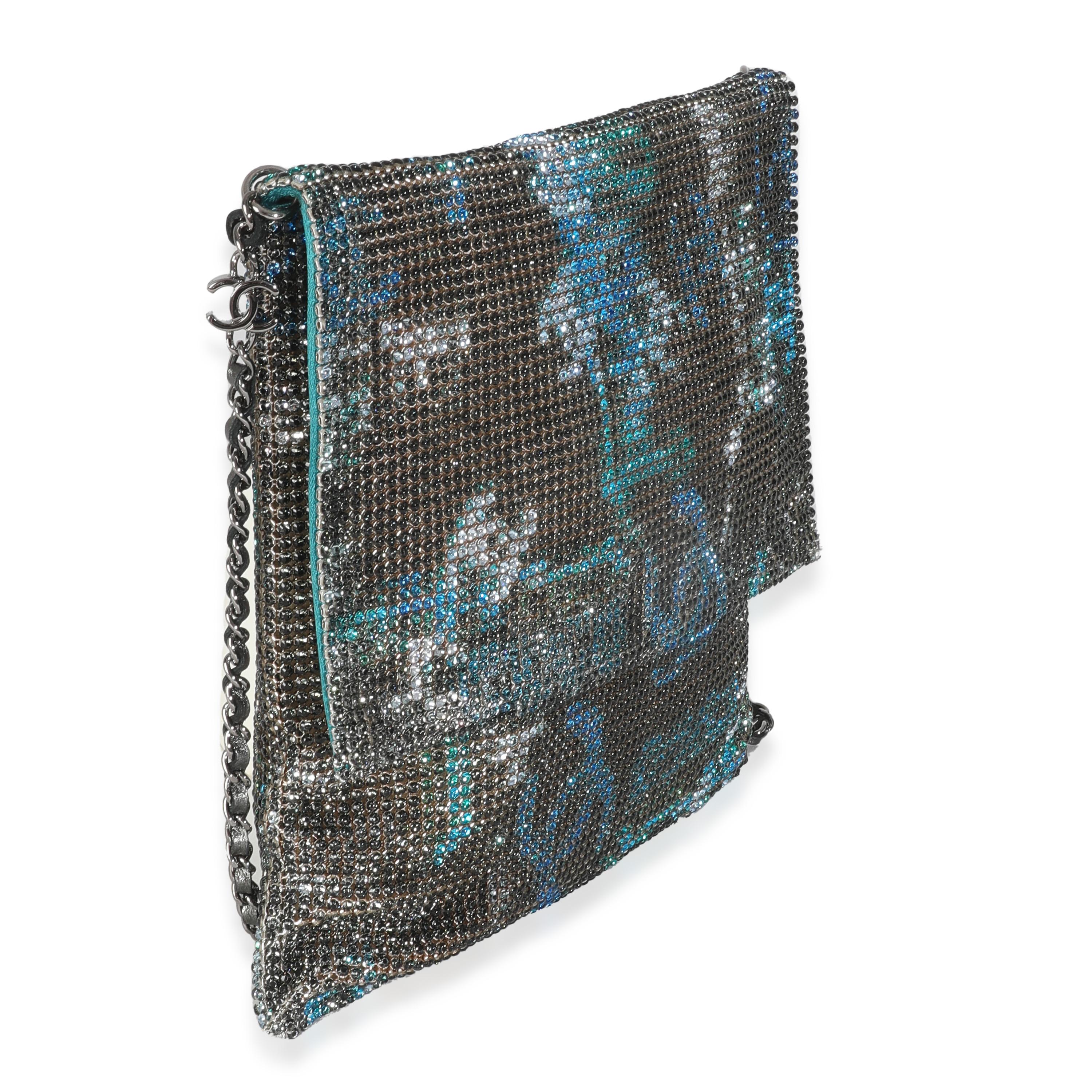 Gris Chanel Silver Blue Graffiti CC Chainmail Flap Bag en vente