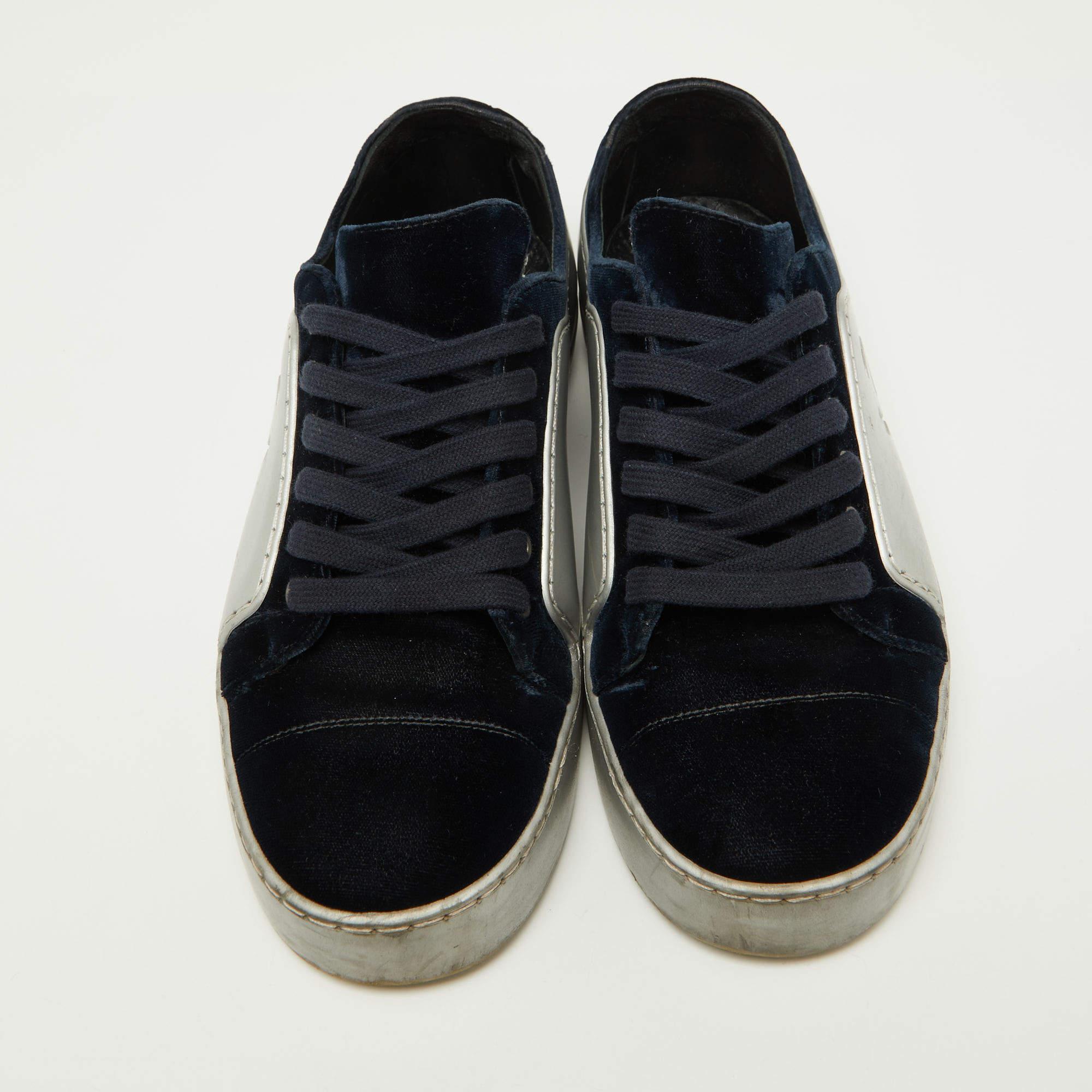 Gray Chanel Silver/Blue Velvet and Rubber CC Low Top Sneakers Size 38