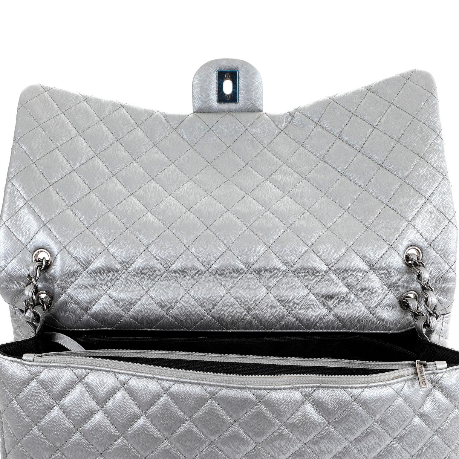 Chanel Silver Caviar Classic Travel XXL Flap Bag with Ruthenium In Excellent Condition For Sale In Palm Beach, FL