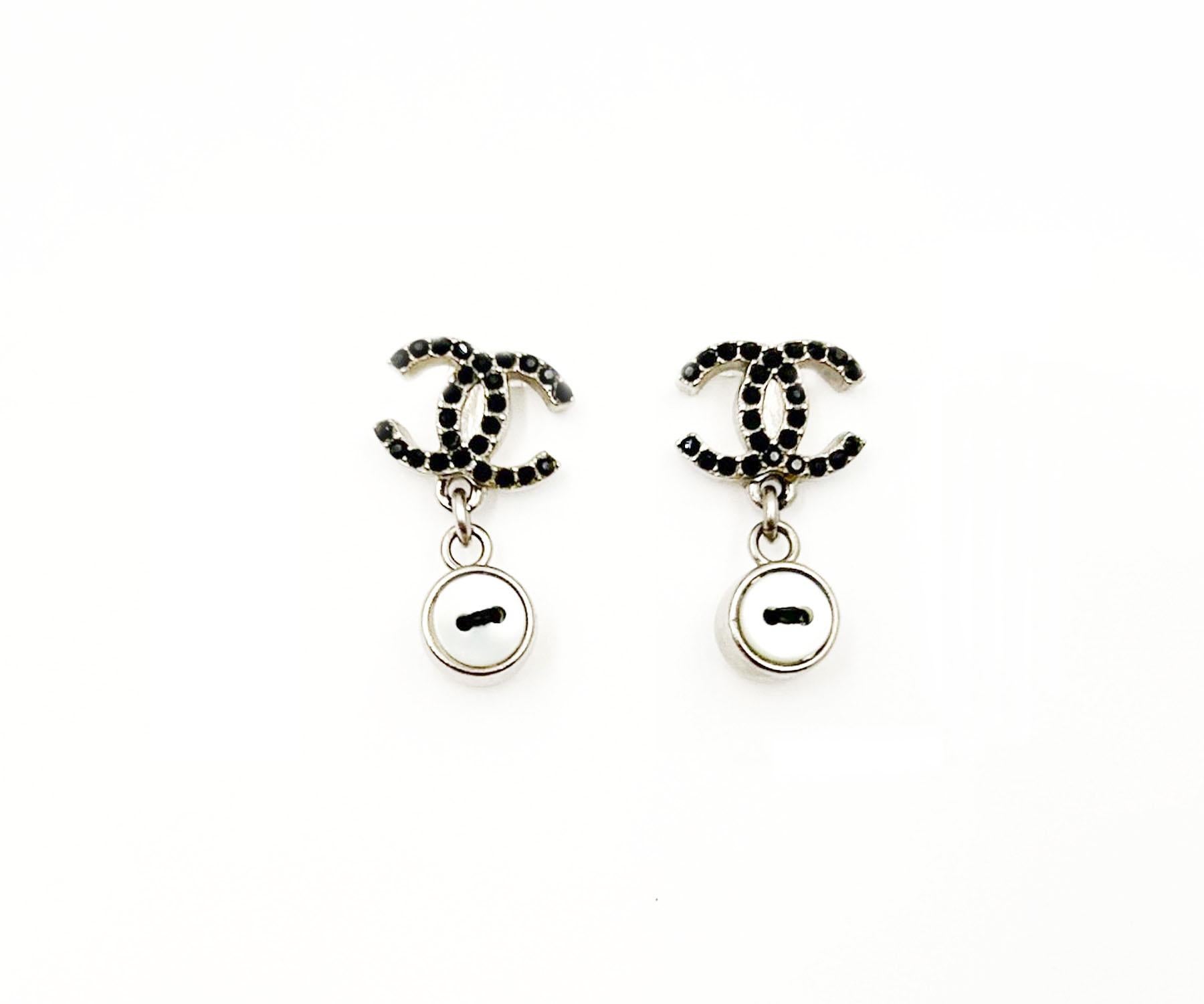 Chanel Silver CC Black Crystal Mother of Pearl Button Earrings

* Marked 08
* Made in France

-It is approximately 0.75