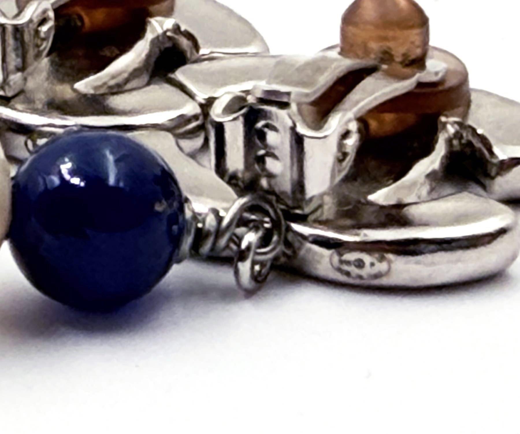 A. Silver CC Orecchini a clip con perle blu e smalto blu di Chanel in vendita 1