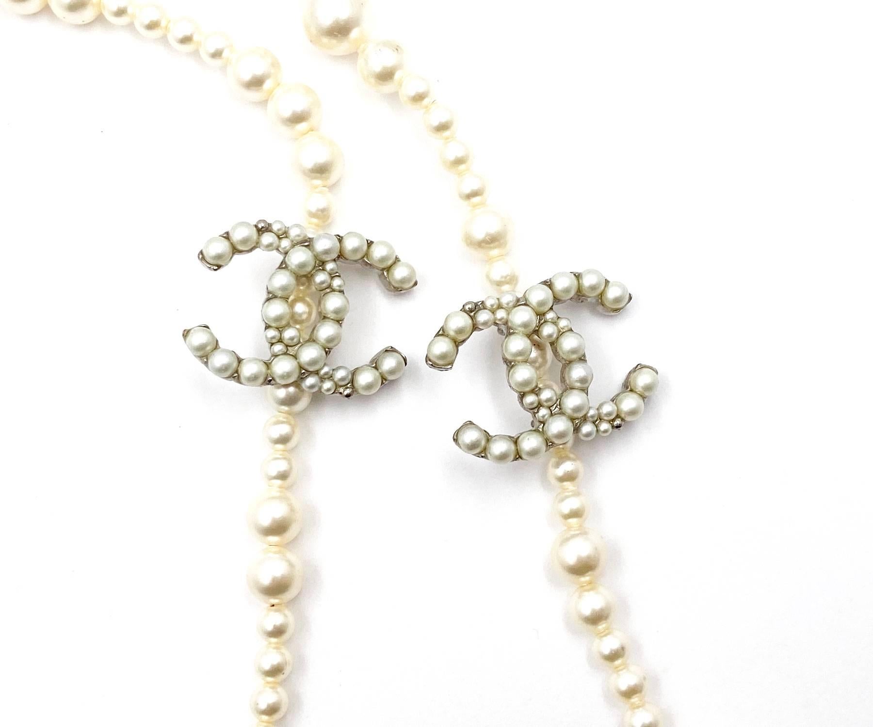 Artisan Chanel Collier de perles à bulles CC en argent en vente