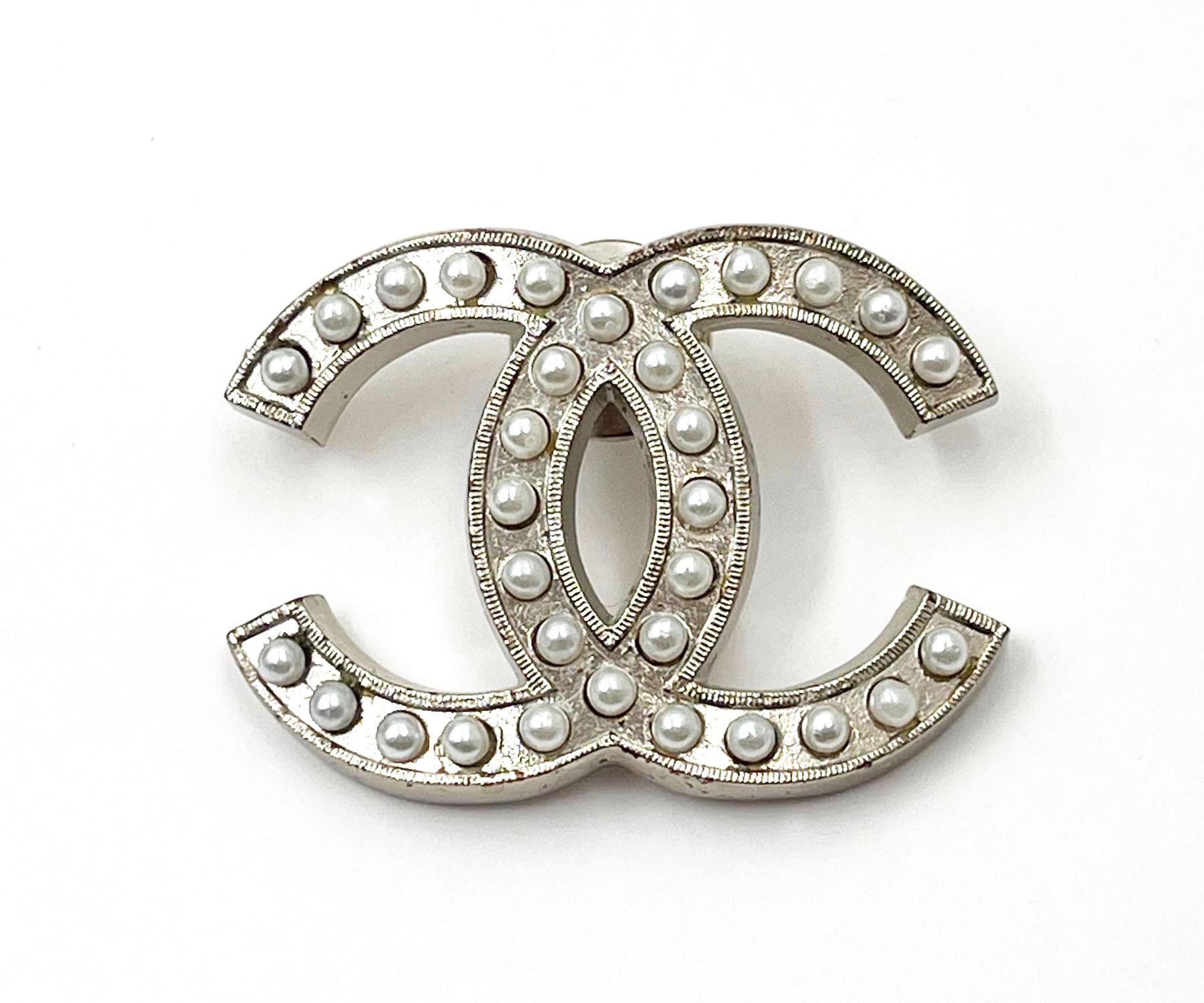 Chanel Silver CC Crystal Large Pin

* Marked 03
* Made in France

-It is approximately 1.75