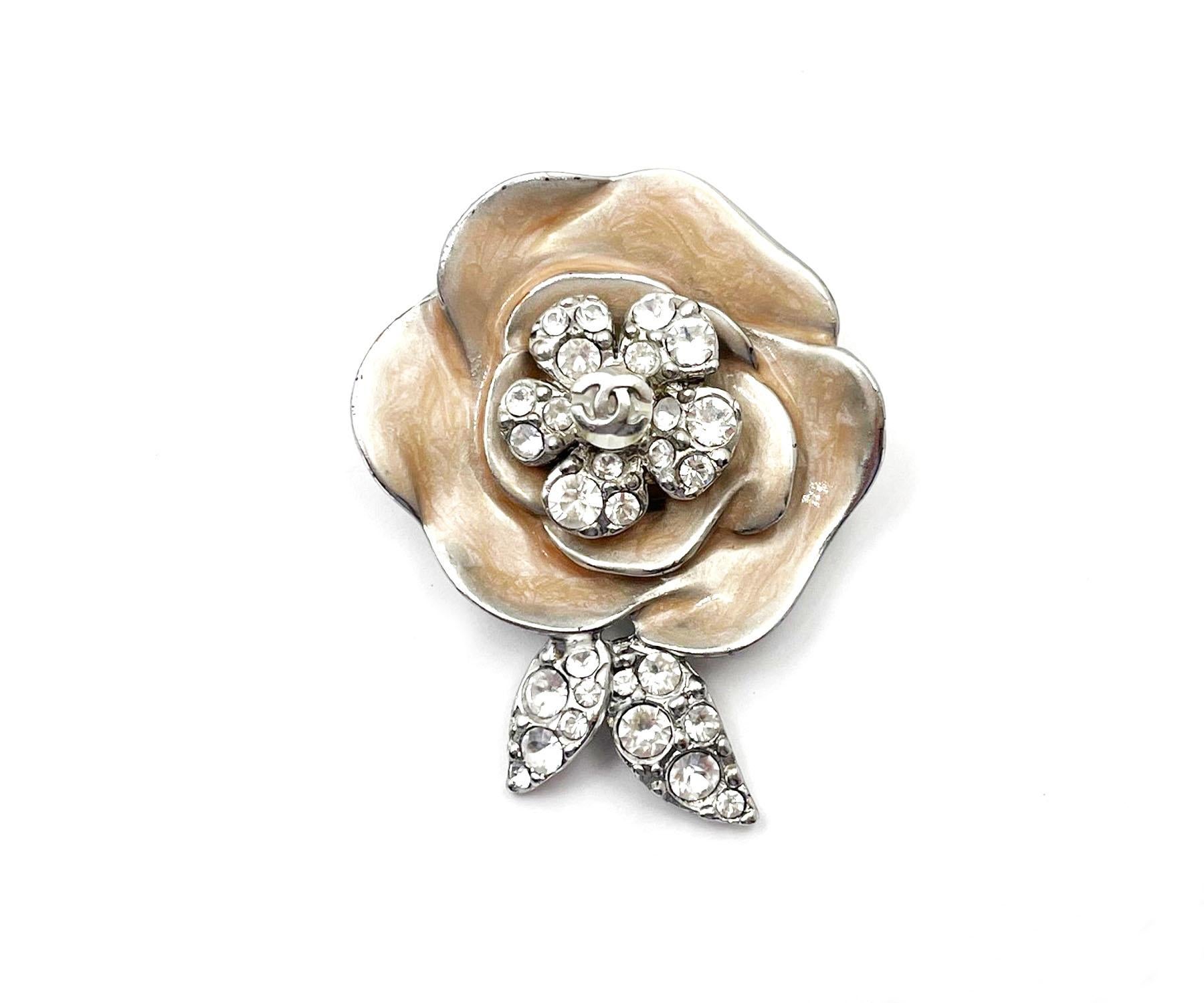 Chanel Silver CC Crystal Pink Enamel Camellia Flower Brooch

*Marked 04
*Made in France
*Comes with the original box

-It is approximately 1.9