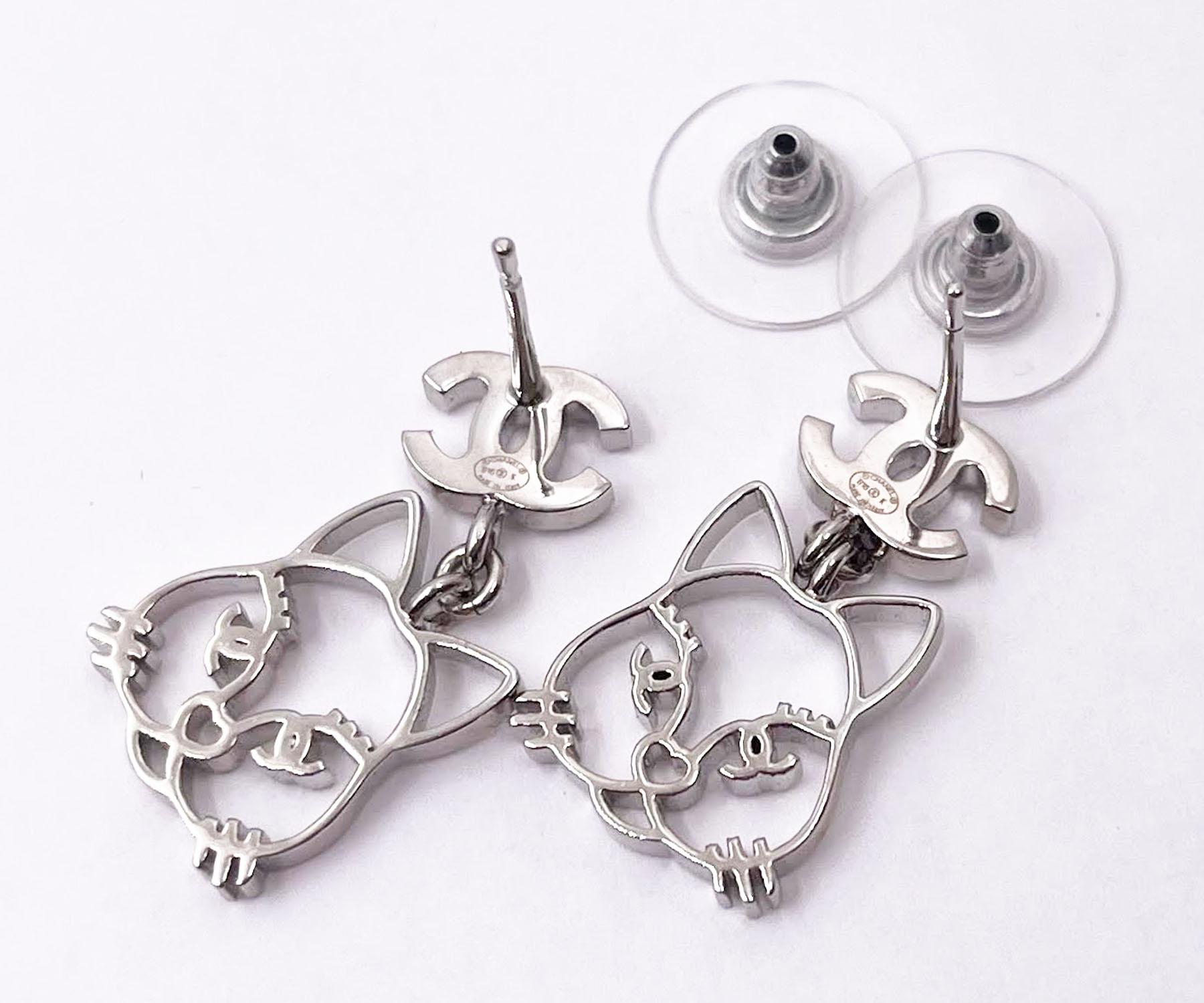 Women's Chanel Silver CC Crystal Rabbit Piercing Earrings  *