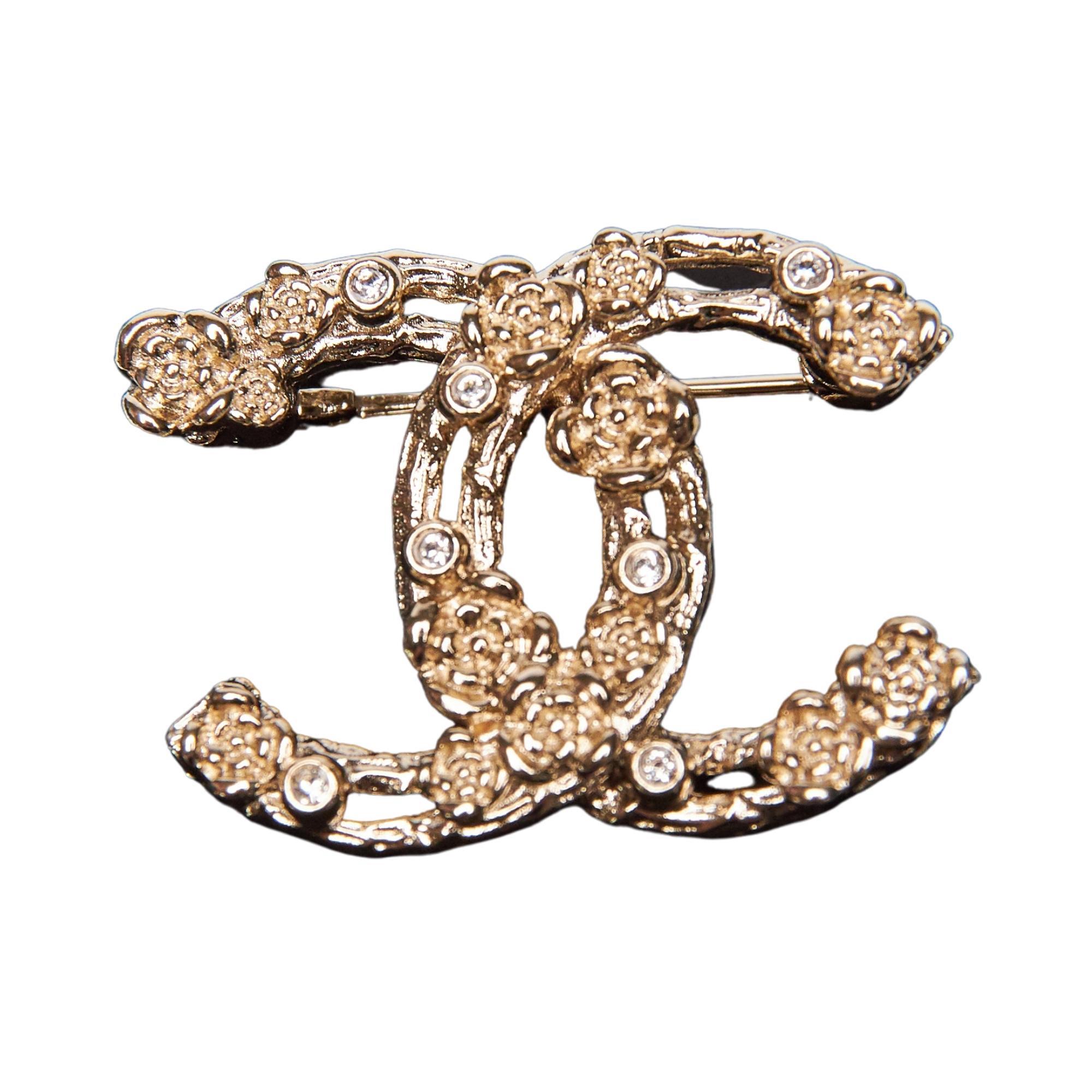 Chanel Silver CC Floral Crystal Brooch (2022) For Sale 1