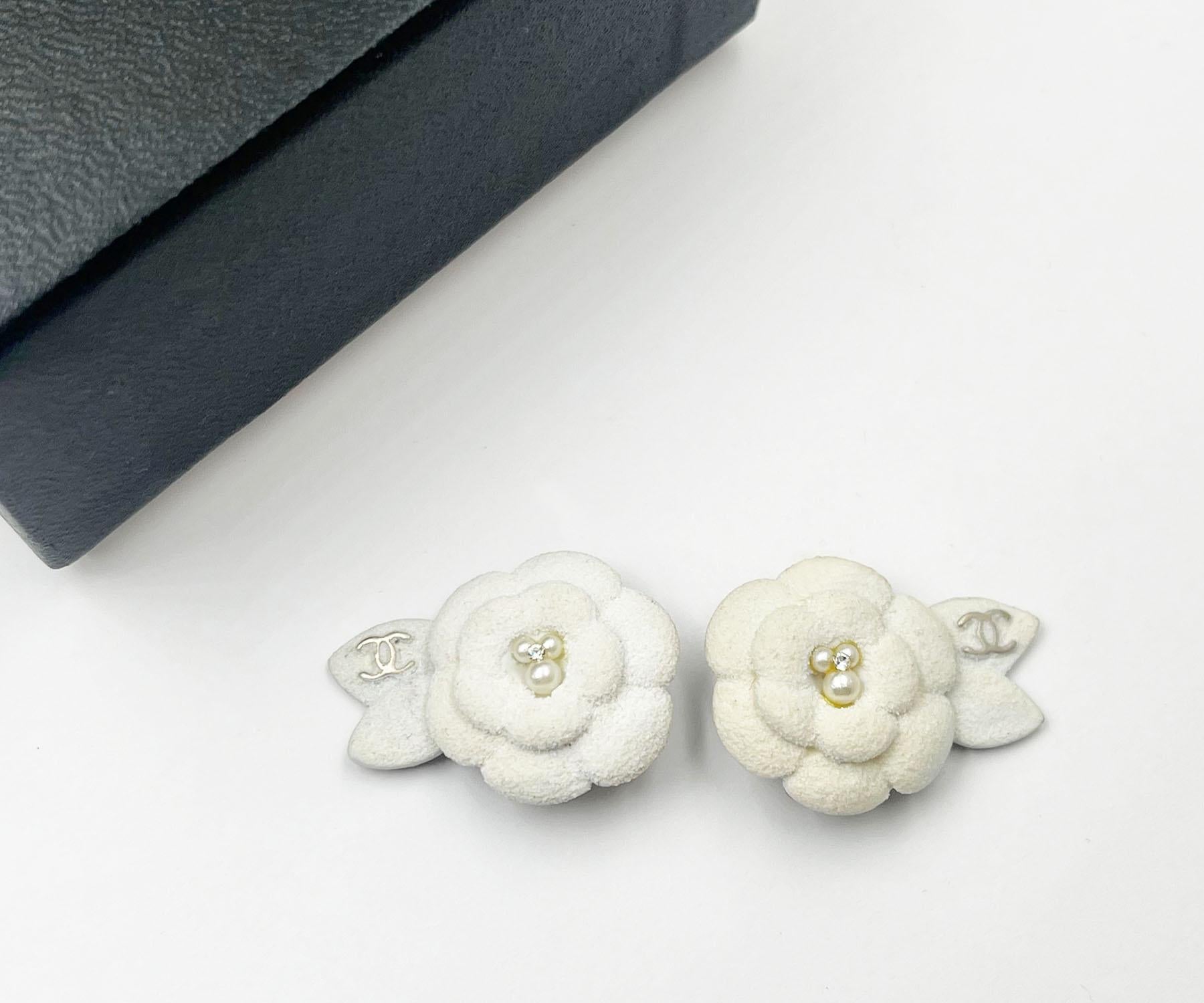 chanel camellia pearl earrings