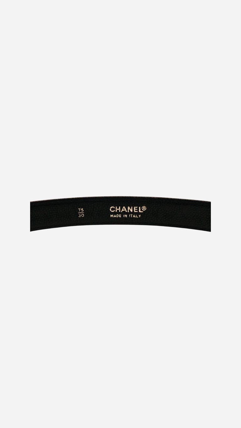 Women's or Men's Chanel Silver CC Logo Caviar Belt  For Sale