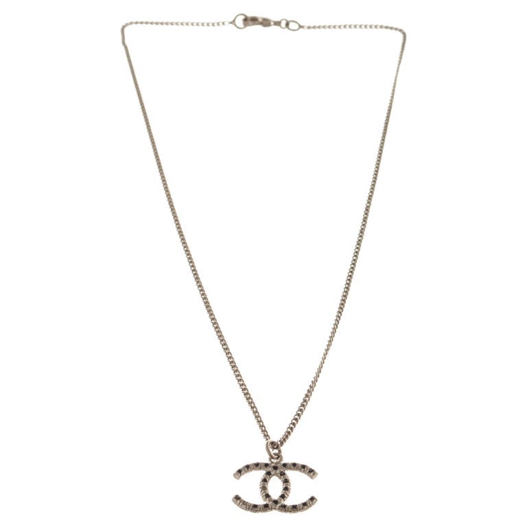 Chanel Silver CC Logo Rhinestone Necklace For Sale at 1stDibs