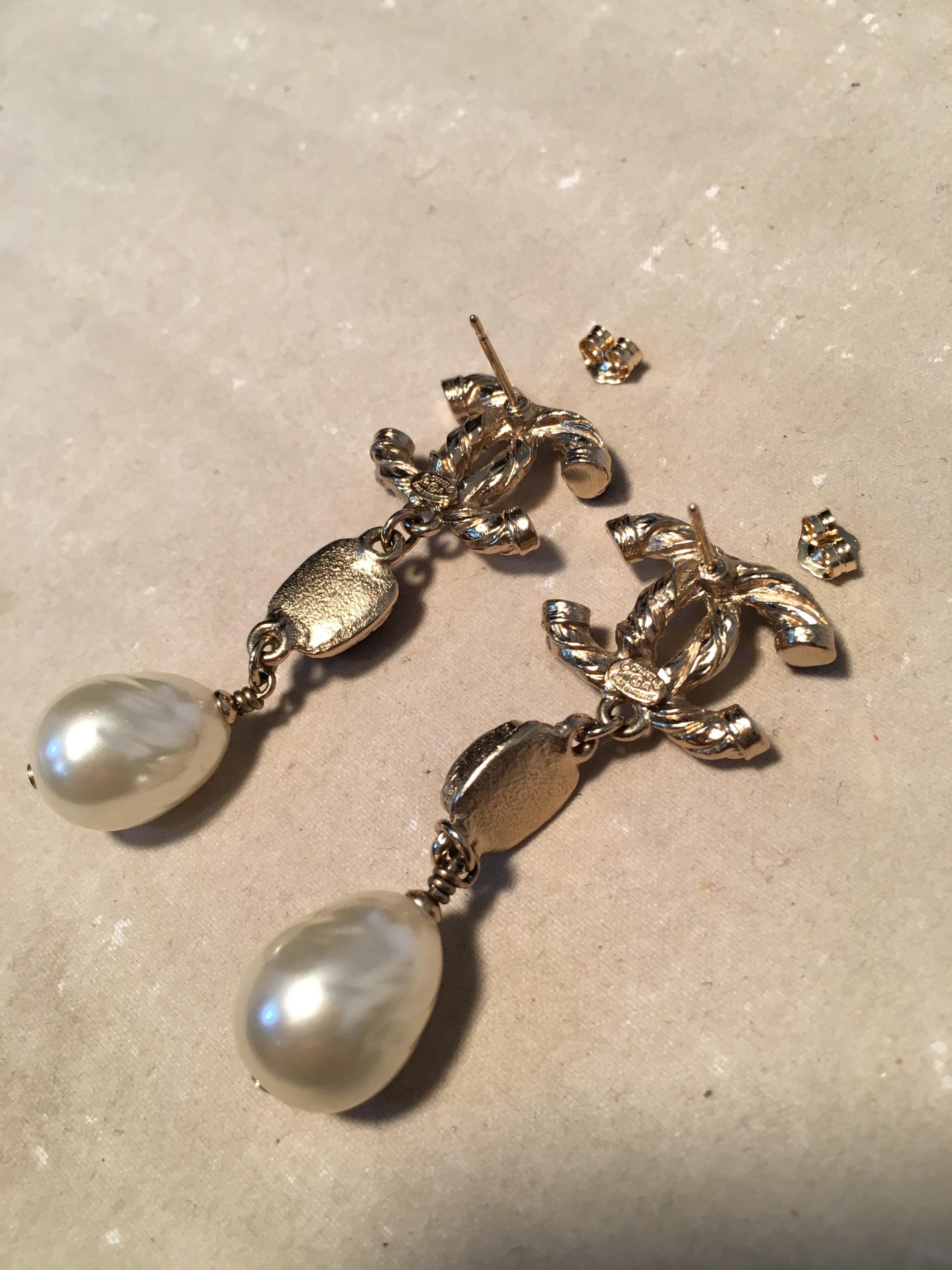 Women's Chanel Silver CC logo Teardrop Pearl Dangle Earrings