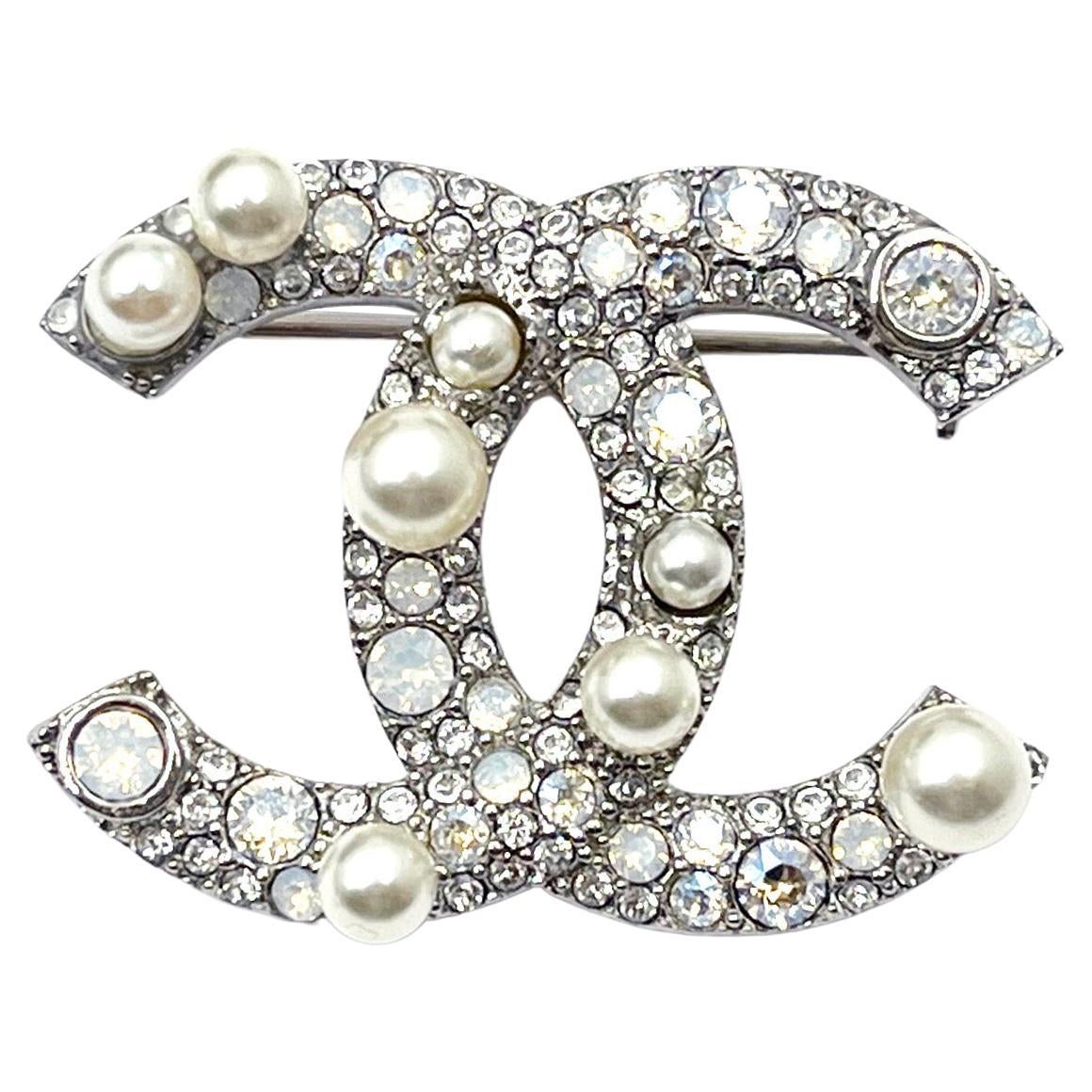 Chanel Silver CC Opal Crystal  Petite broche en perles