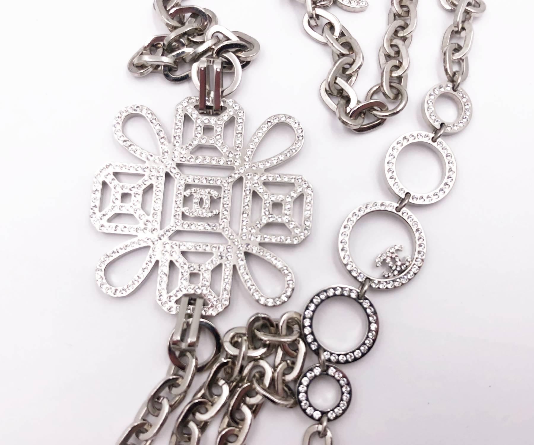 Artiste Chanel Silver CC Pendant Ring Crystal Necklace en vente