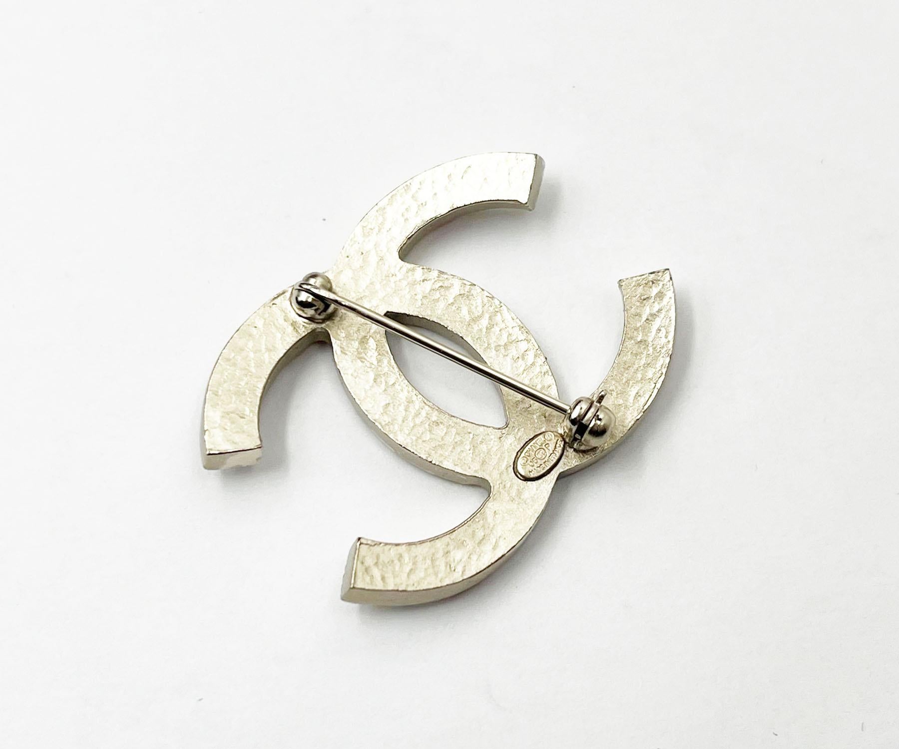 Chanel Silver CC Pink Iridescent Crystal Brooch In Excellent Condition In Pasadena, CA