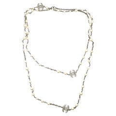 Chanel Super long collier de fausses perles en argent CC Princess Crystal 60"