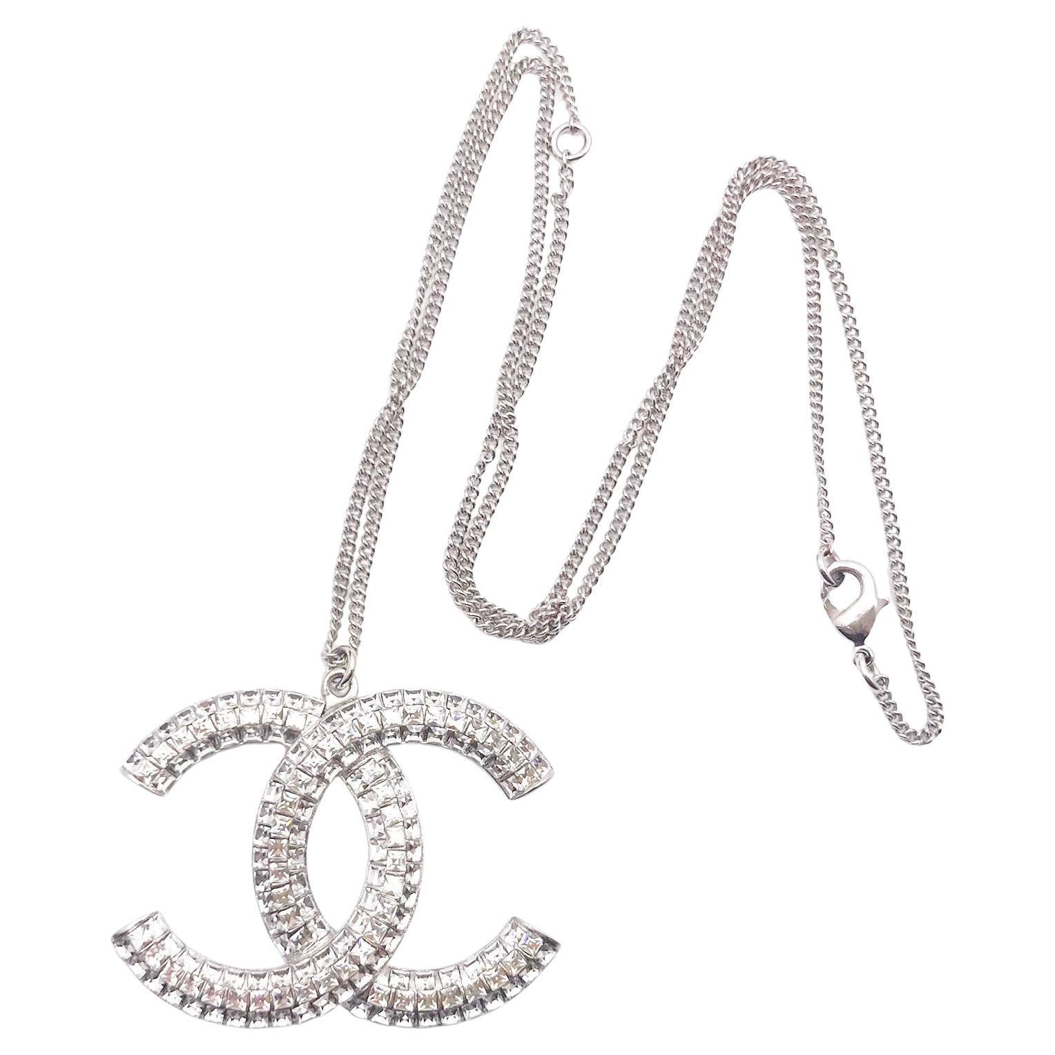 Chanel Collar Colgante Cuadrado CC Princesa Plata Grande