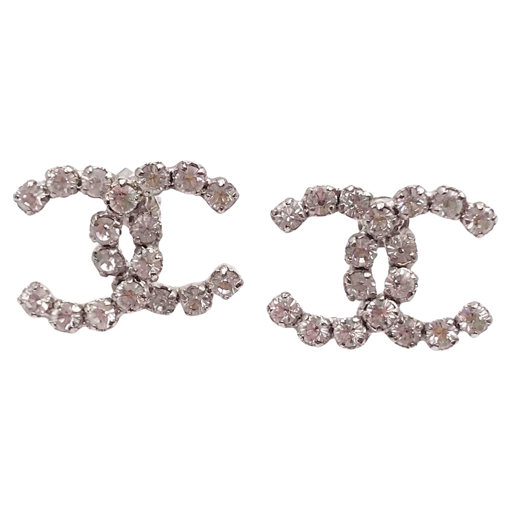Chanel Silver CC Rocky Super Shiny Crystal Piercing Earrings in vendita