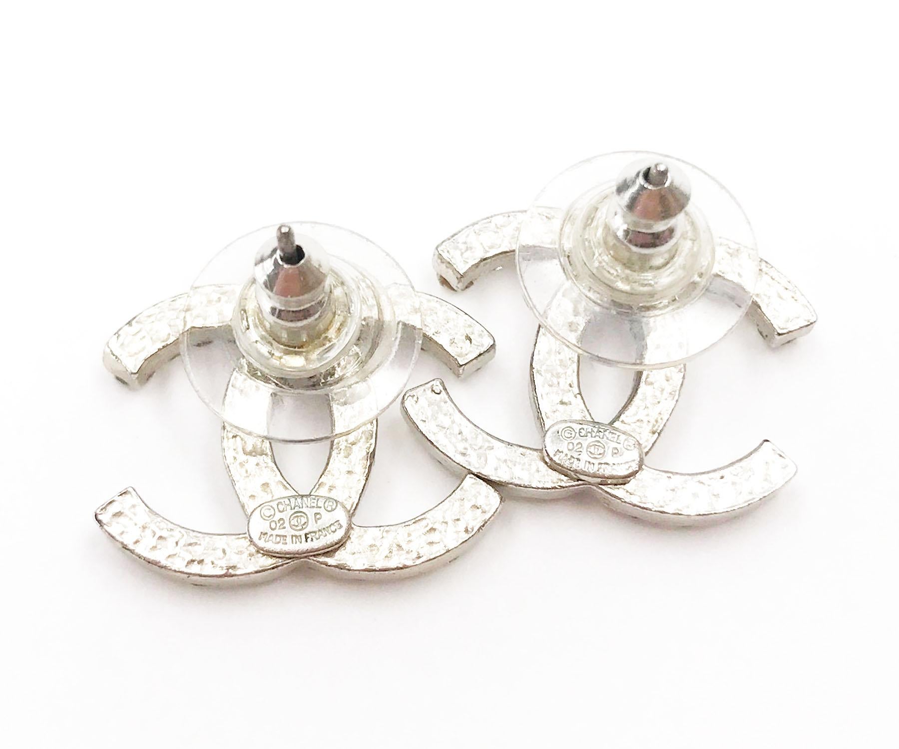 Artigiano Orecchini da piercing Chanel Silver CC Round Crystal in vendita