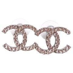 Orecchini da piercing Chanel Silver CC Round Crystal