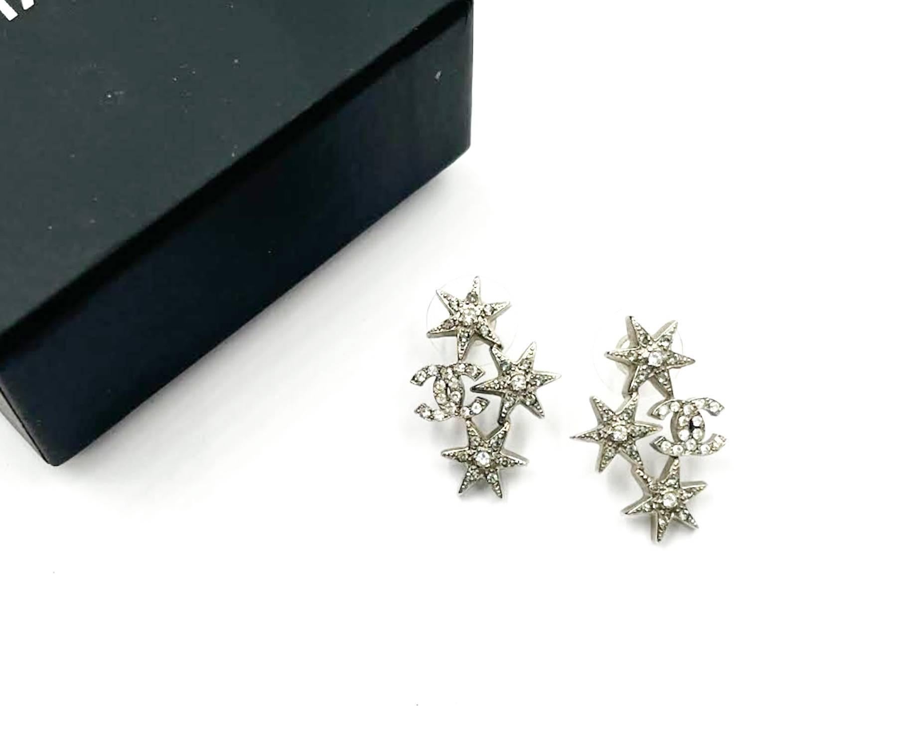 Chanel Silver CC Star Cluster Crystal Piercing Earrings

* Marked 16
* Made in France
* Comes with the original box and pouch

-Approximately 1