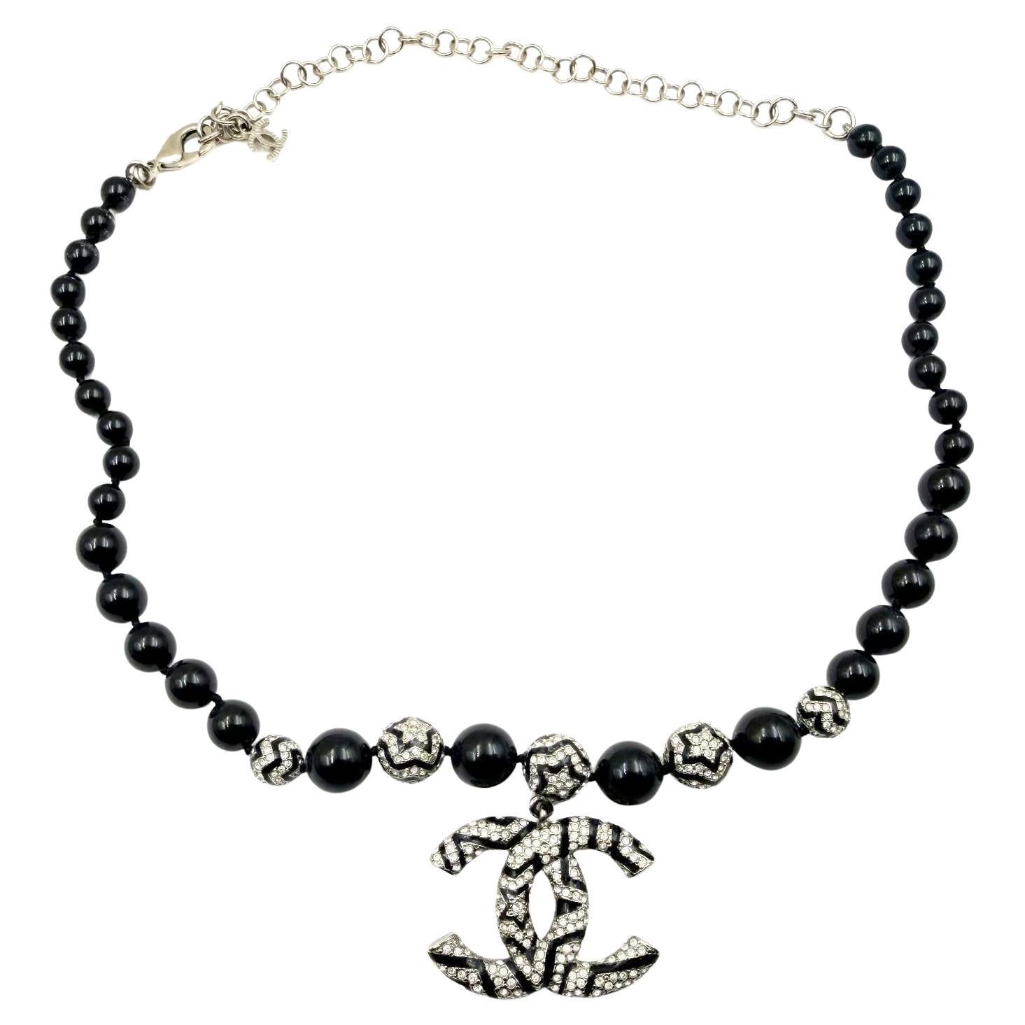 Collar Chanel Plata CC Estrella Cristal Negro en venta