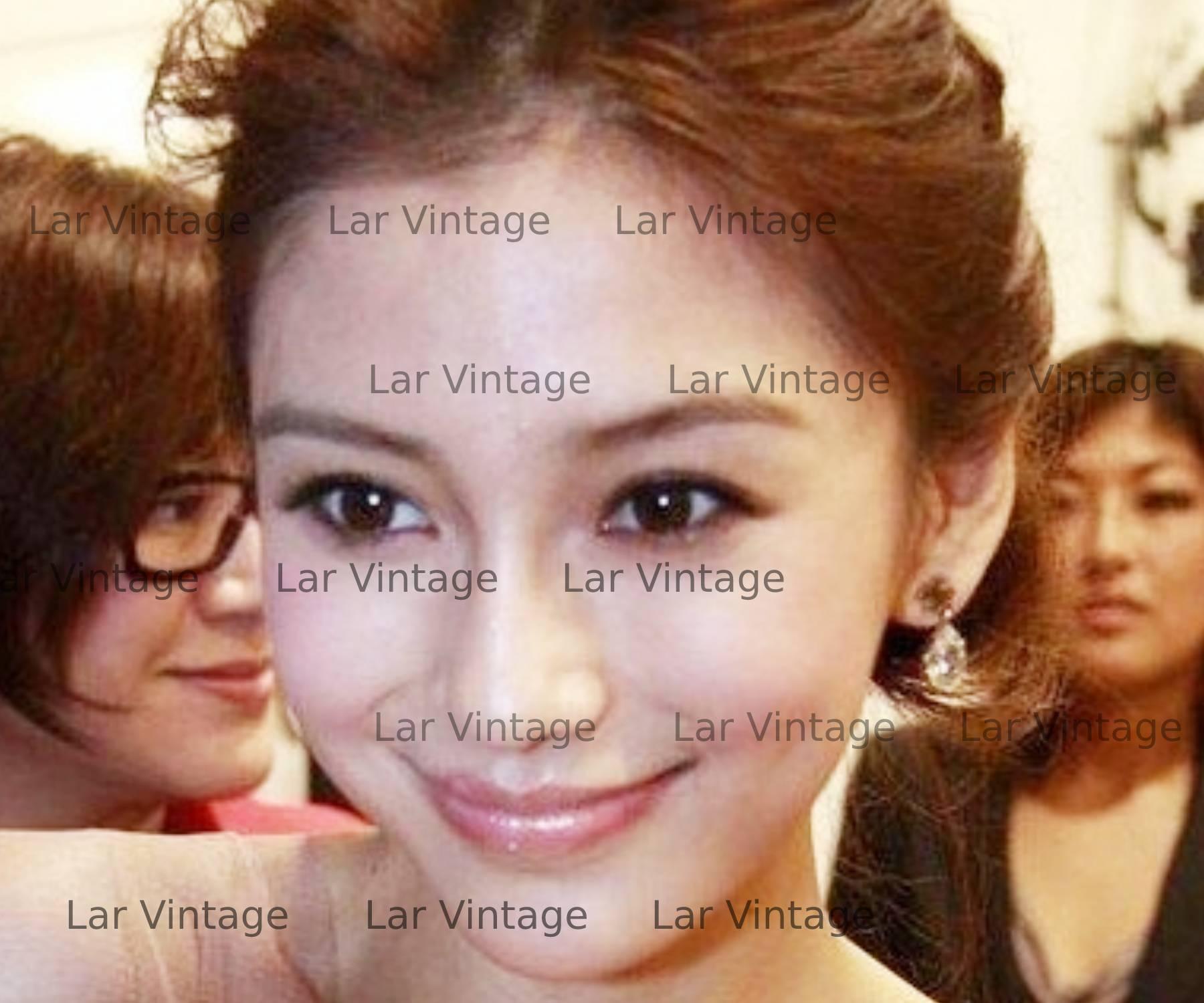 A. Silver CC Orecchini a goccia con cristalli lucidi per piercing di Chanel In condizioni ottime in vendita a Pasadena, CA