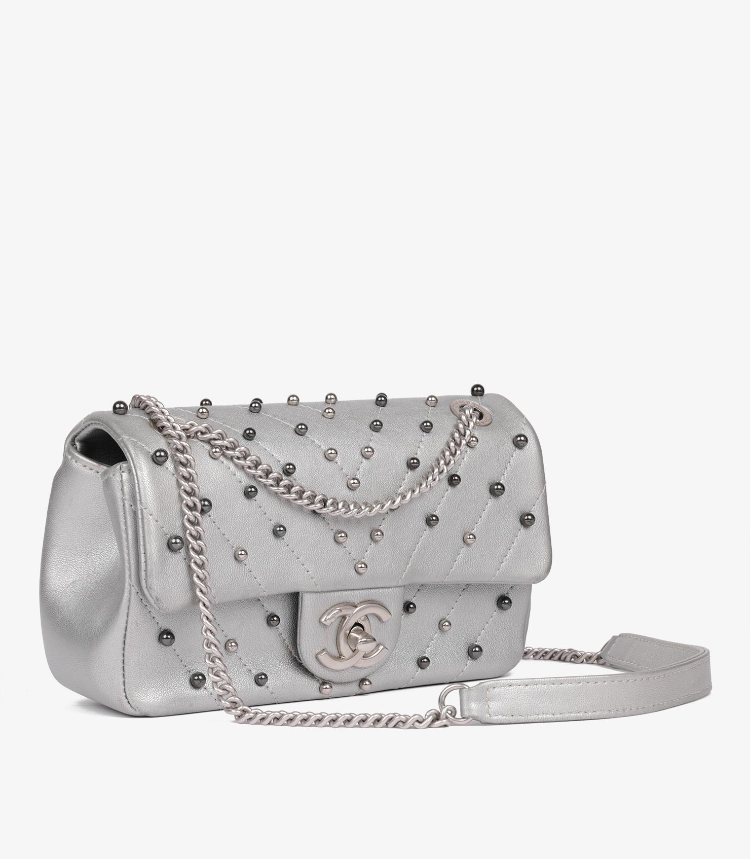 Chanel Silver Chevron Quilted Lambskin Stud Wars Rectangular Mini Flap Bag In Excellent Condition For Sale In Bishop's Stortford, Hertfordshire
