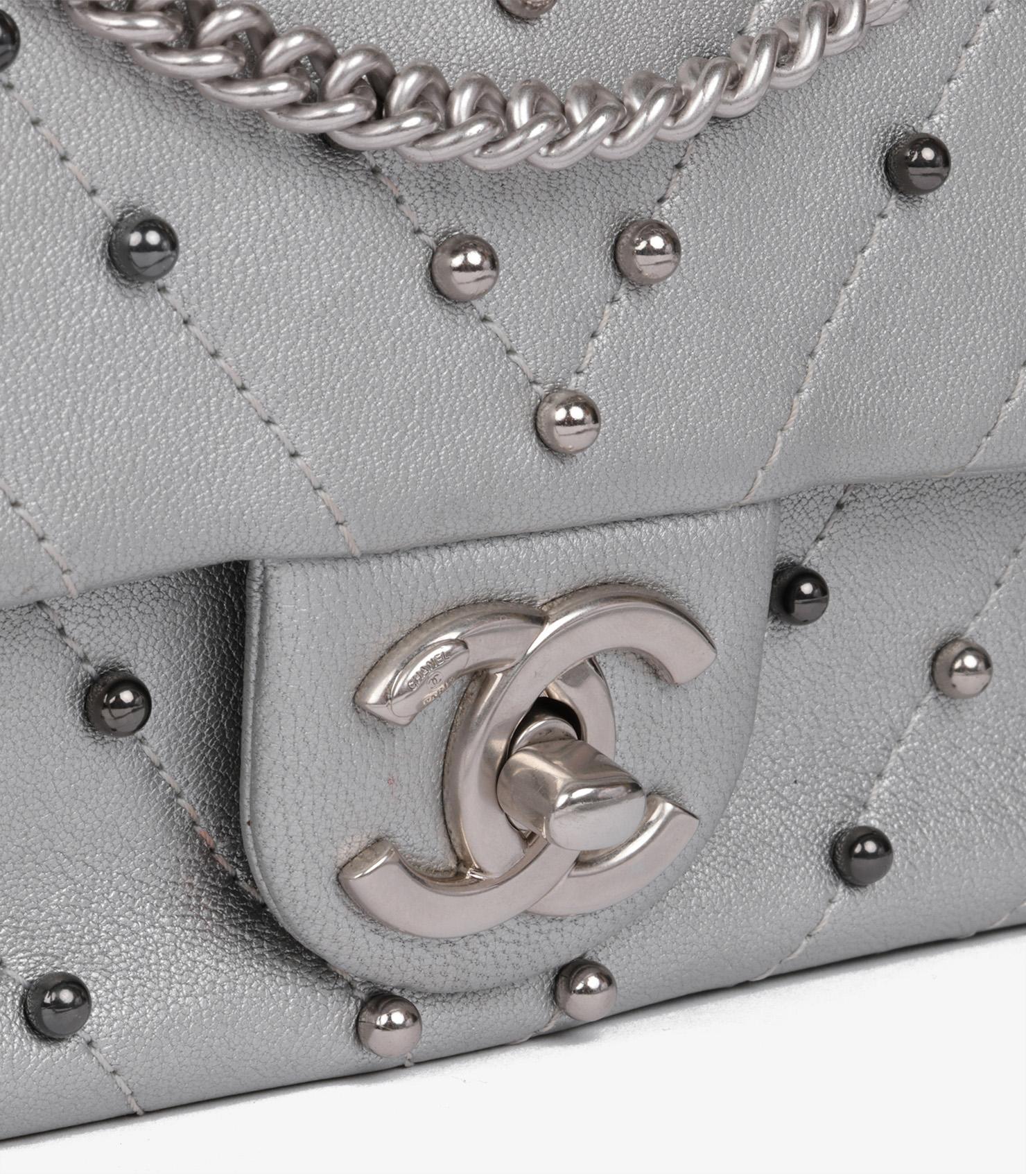 Chanel Silver Chevron Quilted Lambskin Stud Wars Rectangular Mini Flap Bag en vente 3