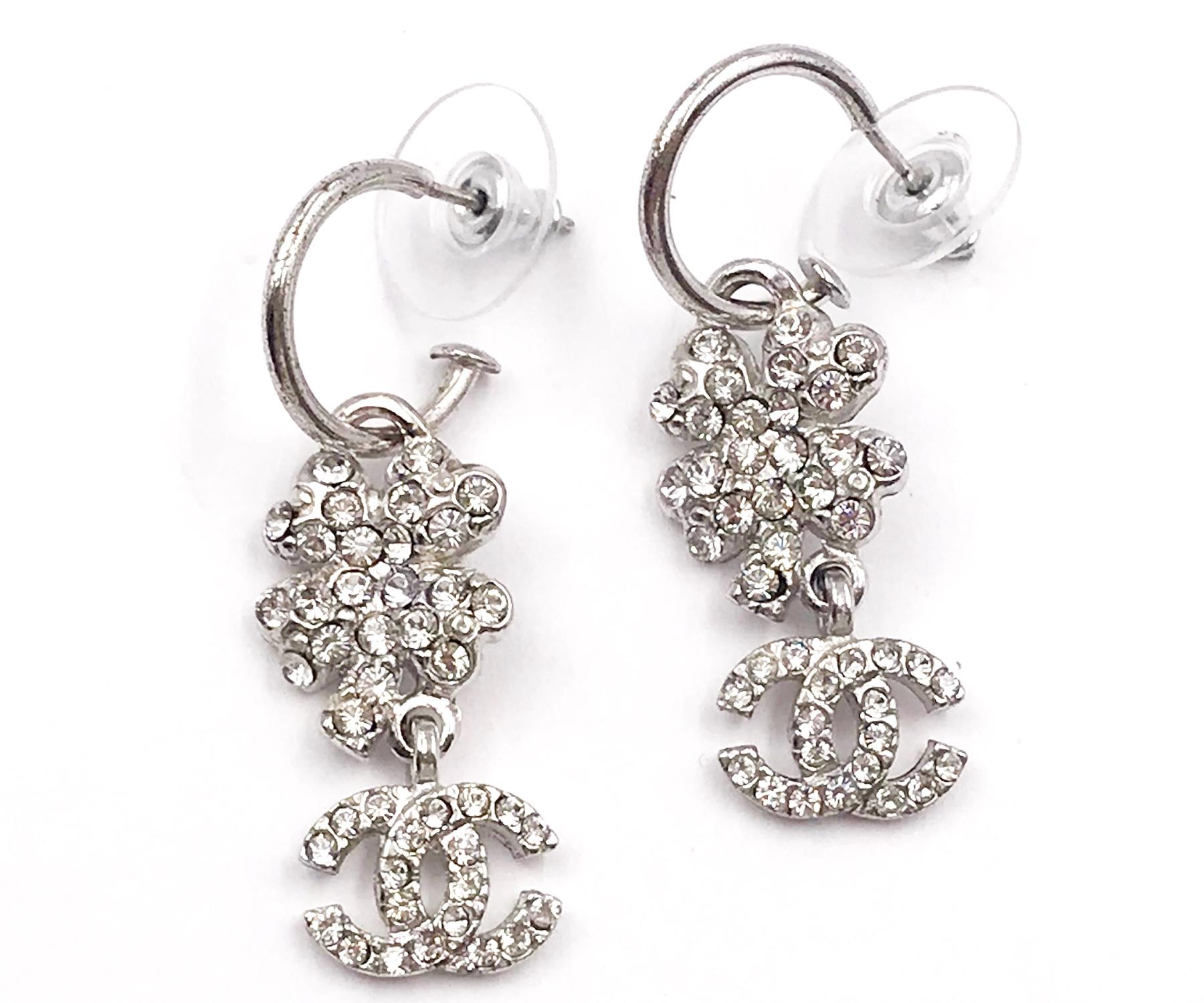 Chanel Silver Clover Crystal CC Long Hoop Piercing   Earrings

*Marked 05
*Made in France

-It's approximately 1.5