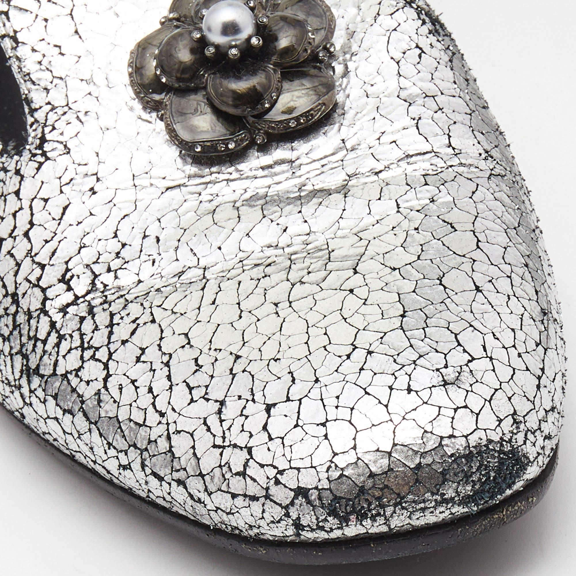 Women's Chanel Silver Crackled Leather Interlocking CC Camelia Smoking Slippers 