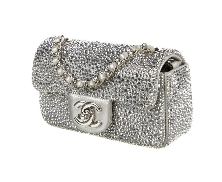 Chanel Silver Leather Designer Handbag – luckyfindsboutique
