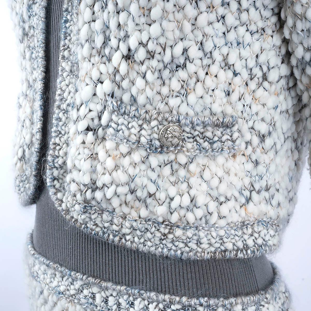 CHANEL silver grey & white 2016 16A ROME LAYERED BOUCLE Dress 38 S For Sale 4