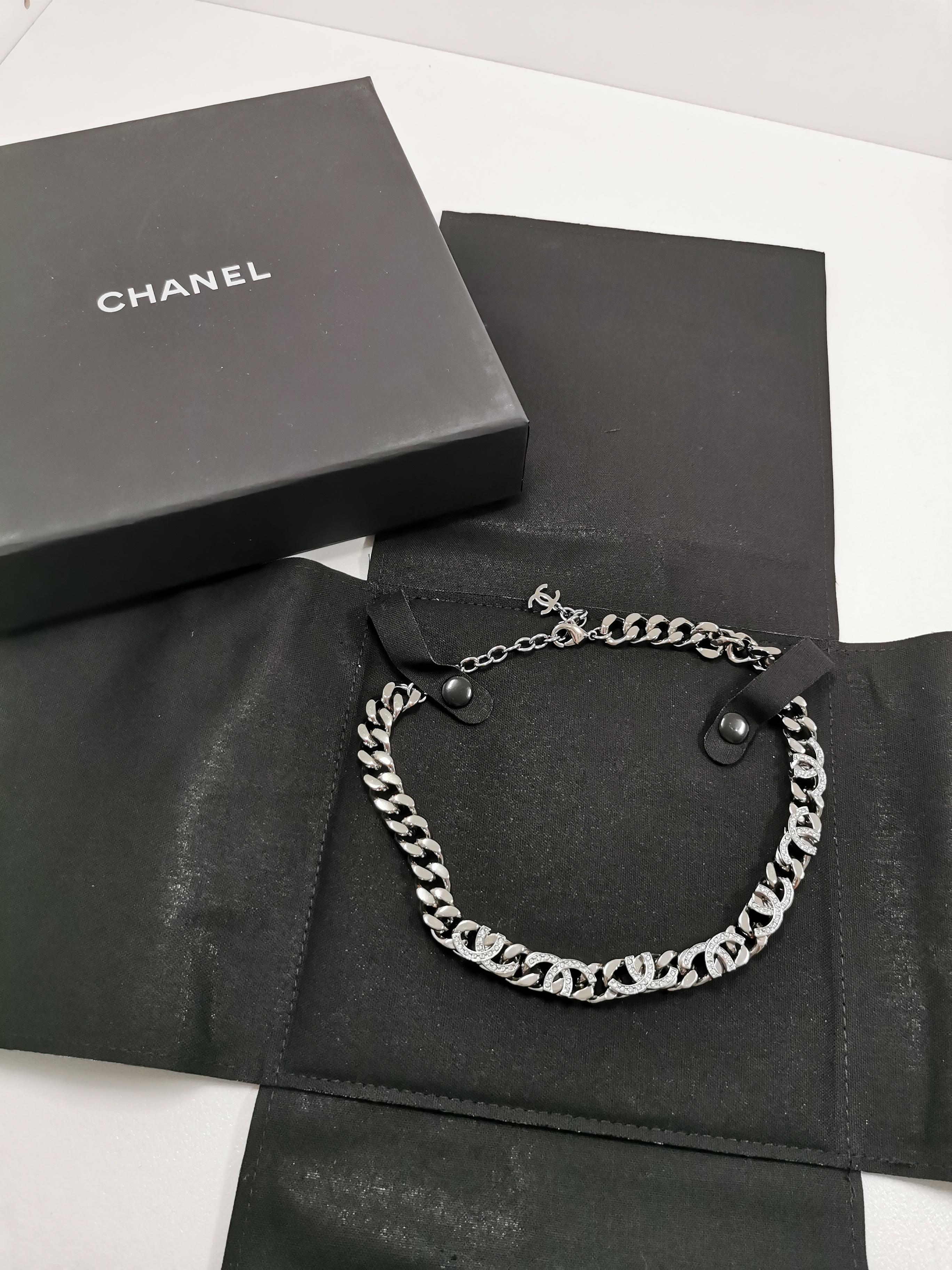 Contemporary Chanel Silver Gunmetal Cropped CC Logo Chain Choker Necklace
