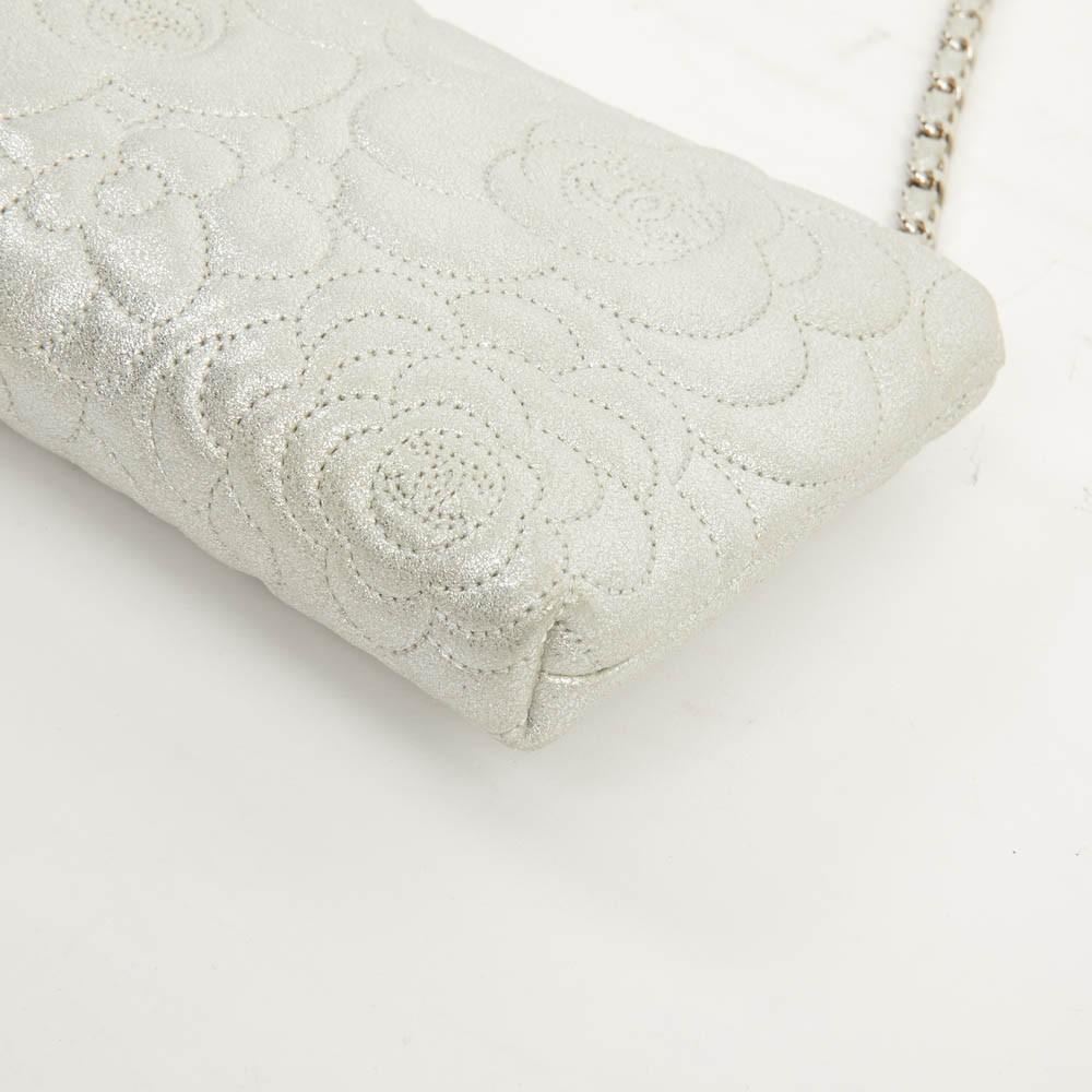 Chanel Silver Leather Camelia  Clutch  In Excellent Condition In Paris, FR