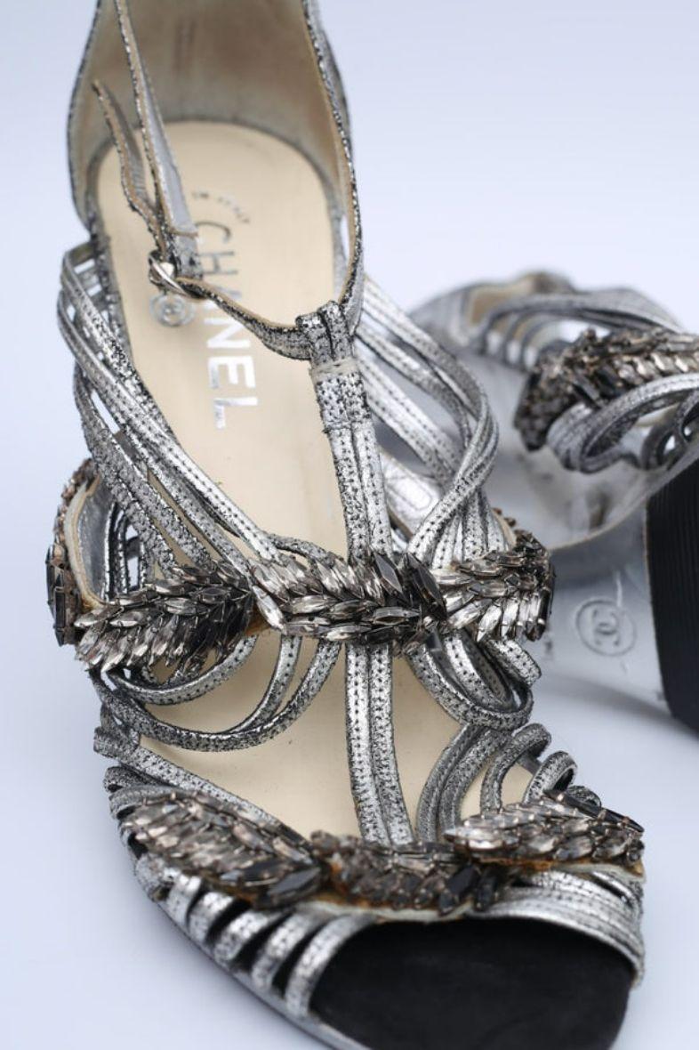 Chanel Silver Leather Sandals, Size 40 For Sale 2