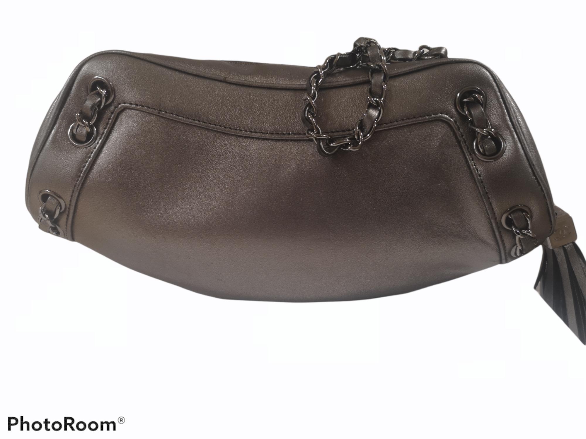 Chanel silver leather shoulder bag 1