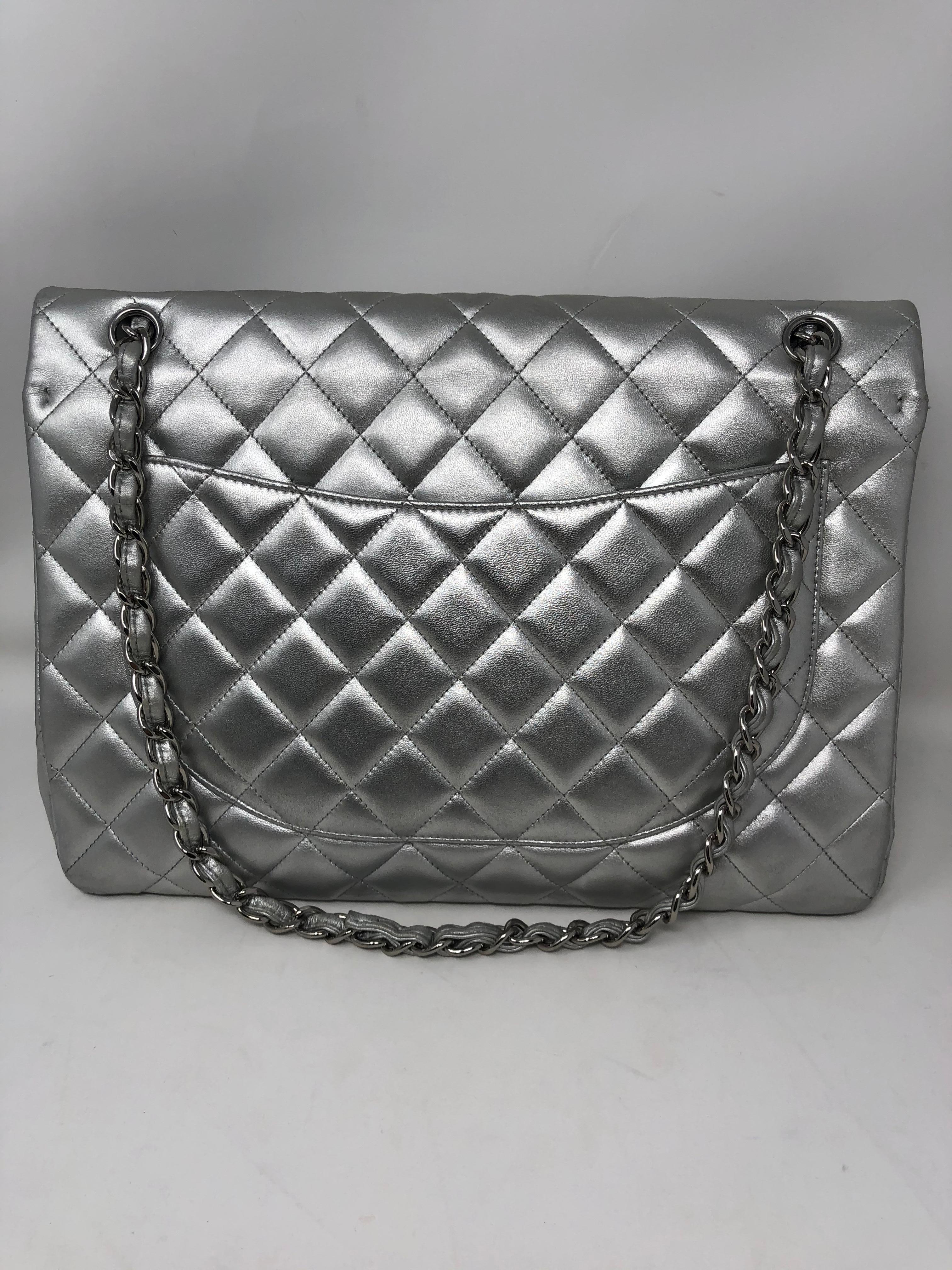 Women's or Men's Chanel Silver Maxi Lambskin SHW