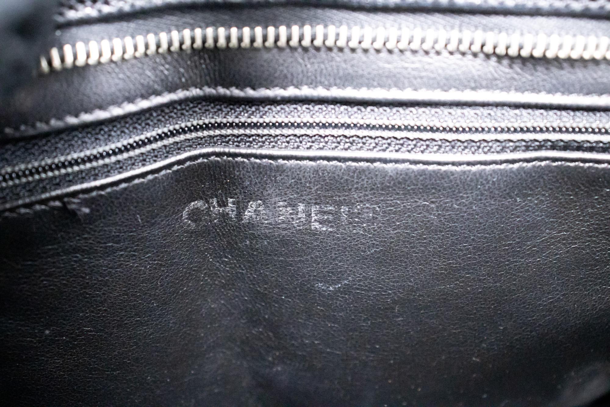 Chanel Silver Medallion Caviar Shoulder Shopping Tote Bag Black en vente 4