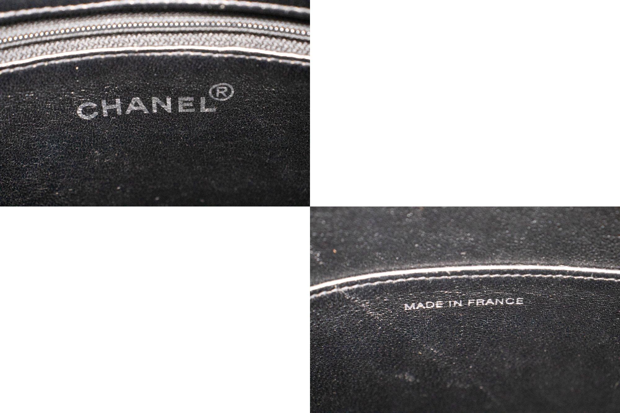 CHANEL Silver Medallion Caviar Shoulder Shopping Tote Bag Black SV For Sale 4