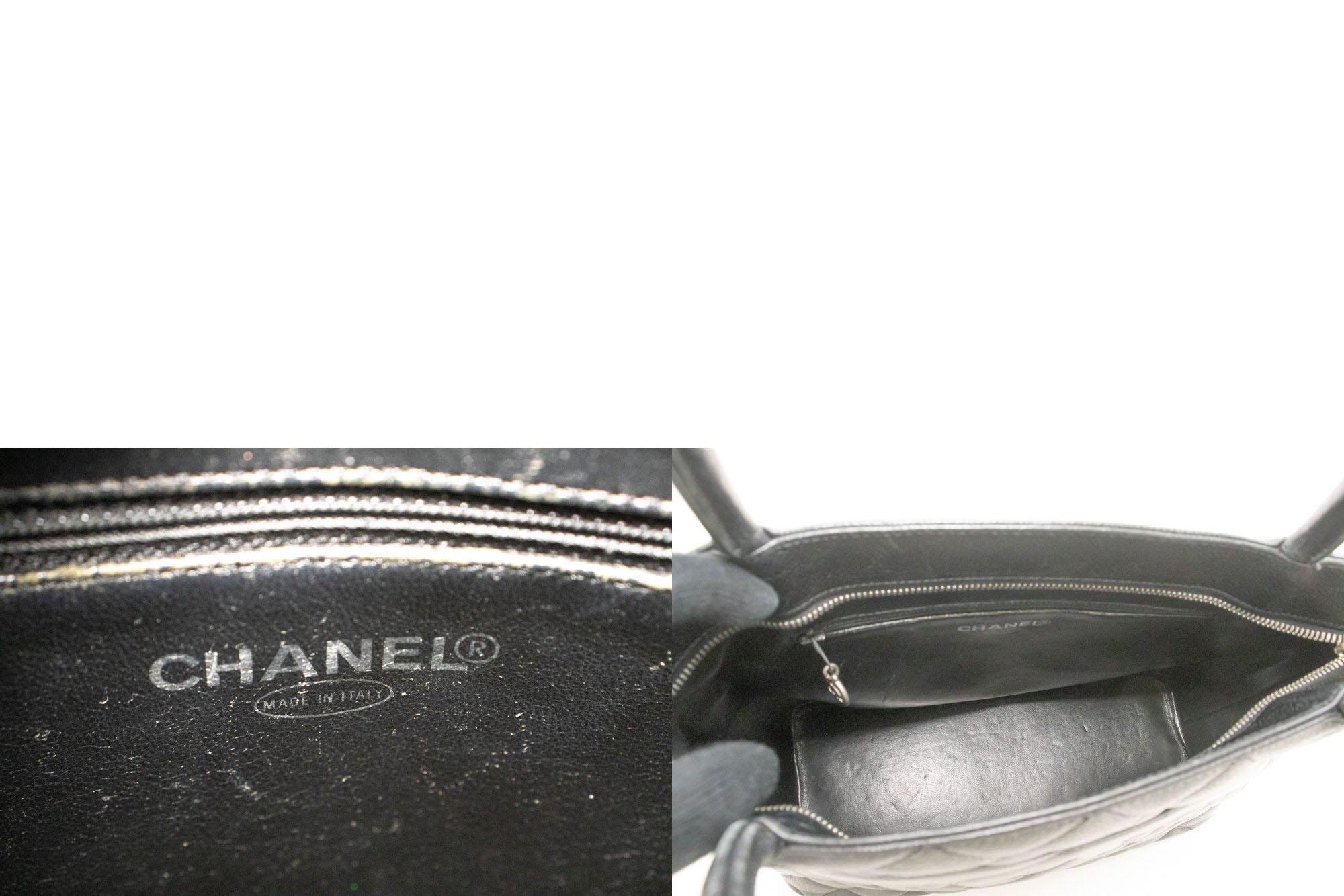 CHANEL Silver Medallion Grained Calfskin Leather Shoulder Bag For Sale 2