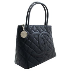 CHANEL Silver Medallion Grained Calfskin Leather Shoulder Bag