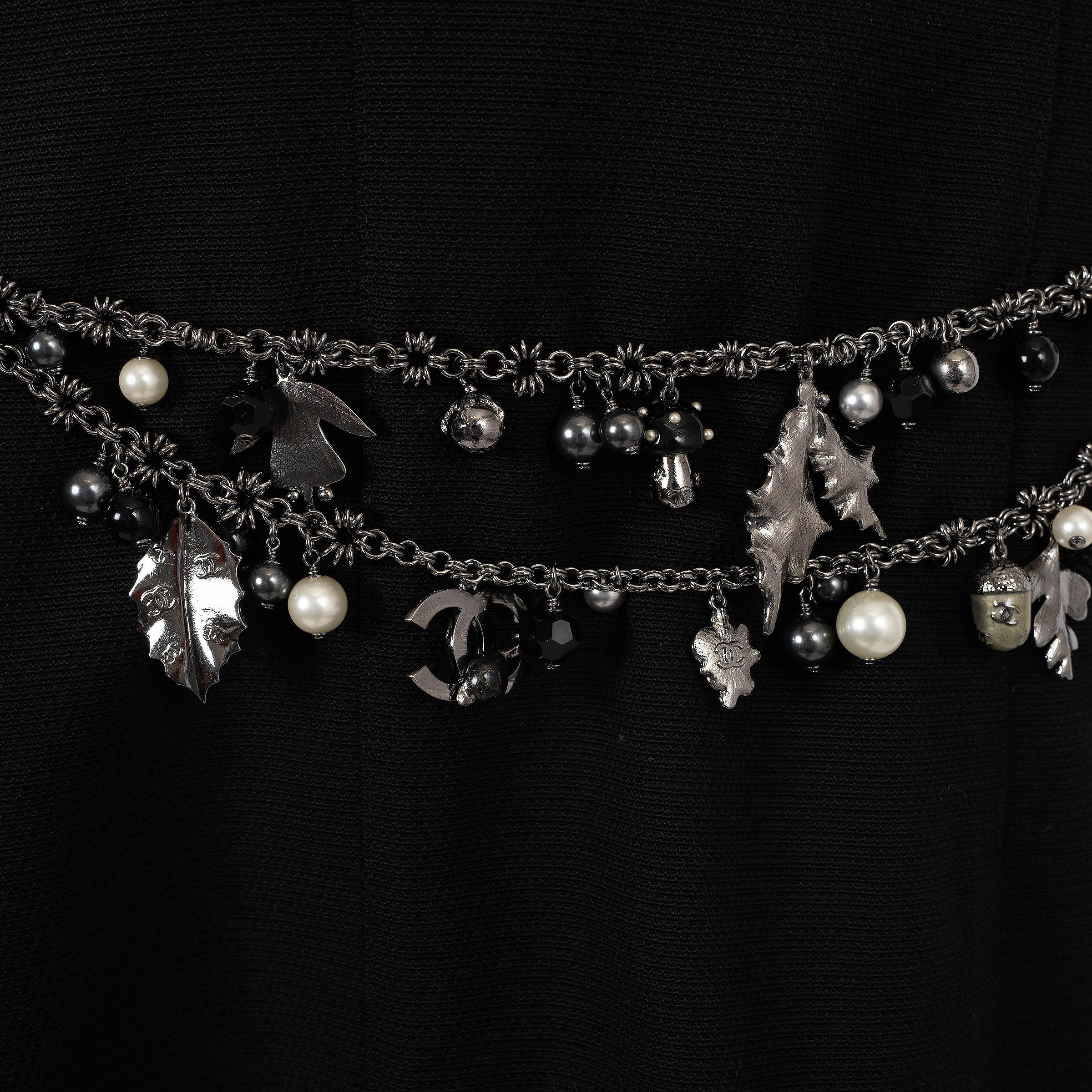 Chanel argento metallo 05A AUTUM CHARMS CHAIN Cintura 85 90 in vendita 2