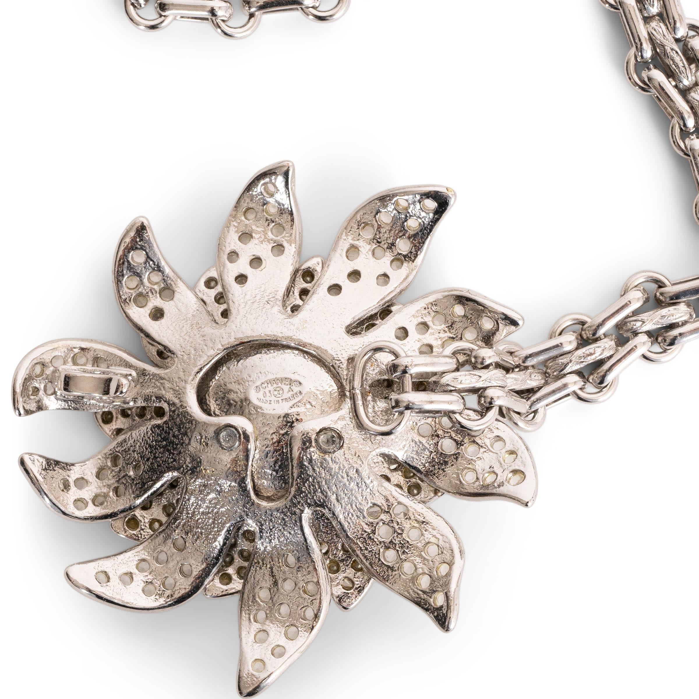 CHANEL métal argenté 05A CRYSTAL CAMELLIA CHAINE Ceinture 85 90 en vente 2