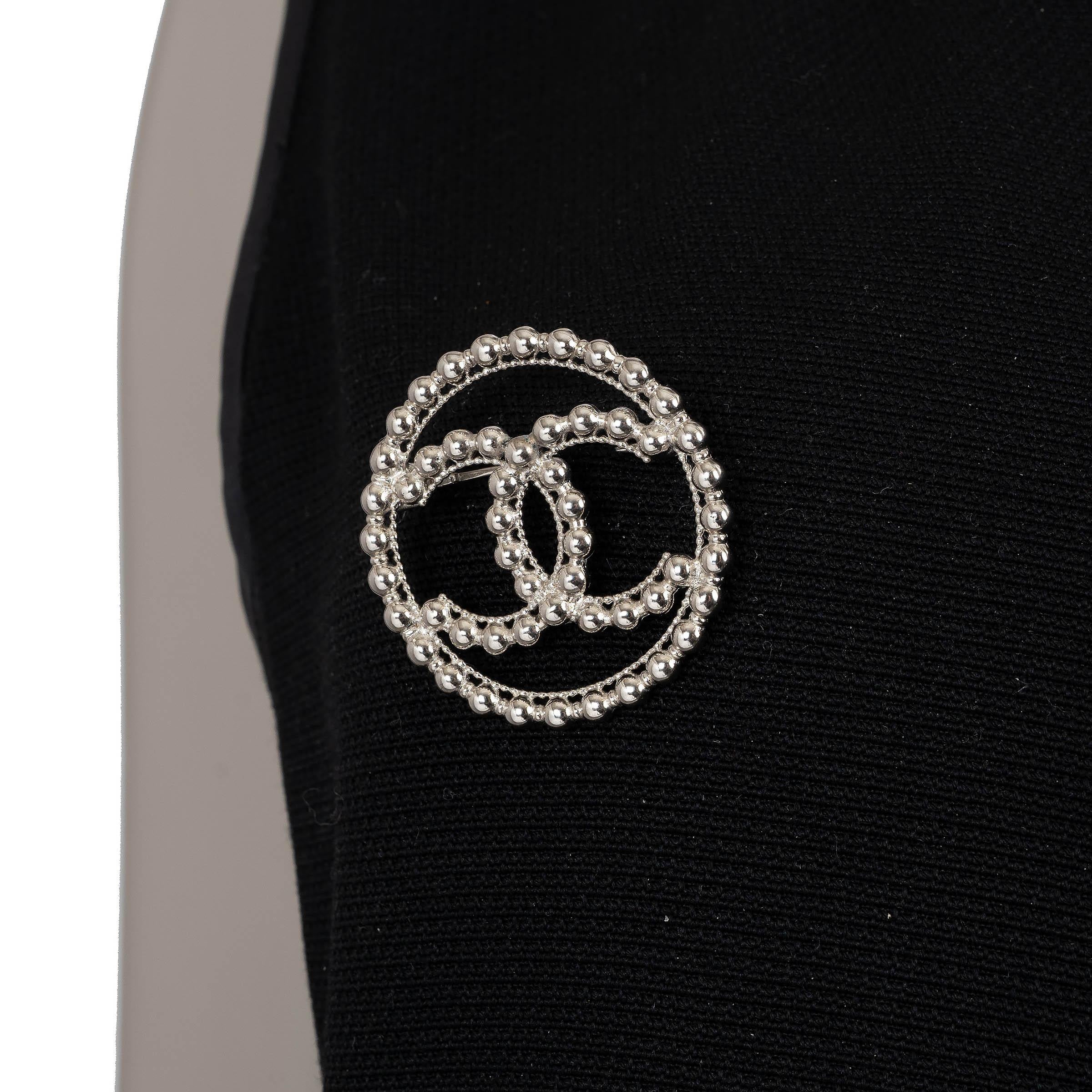 CHANEL silver metal 22C DUBAI CC BEADS ROUND Brooch For Sale 2