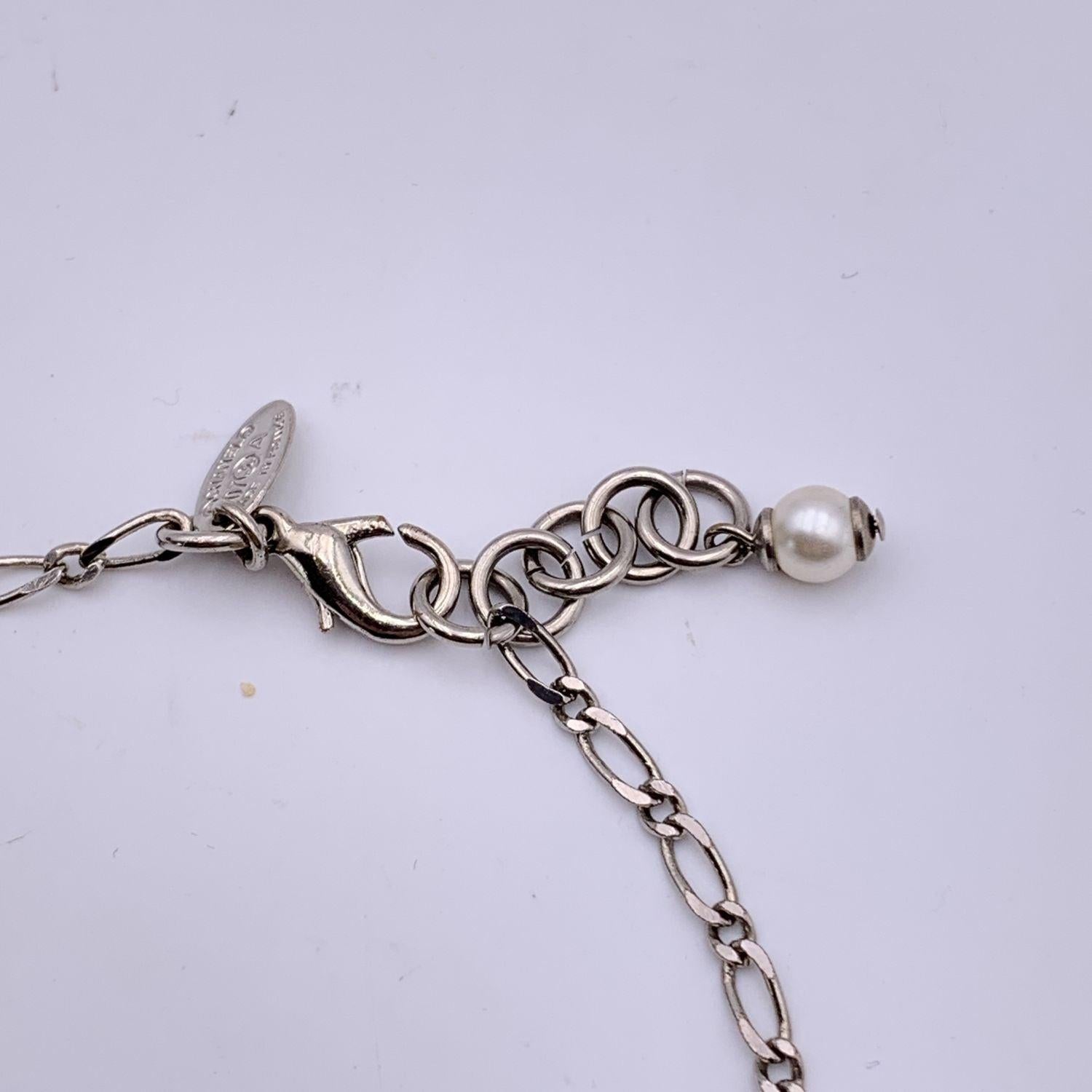Chanel Silber Metallkette Halskette mit Charms CC Logo-Anhänger Damen im Angebot