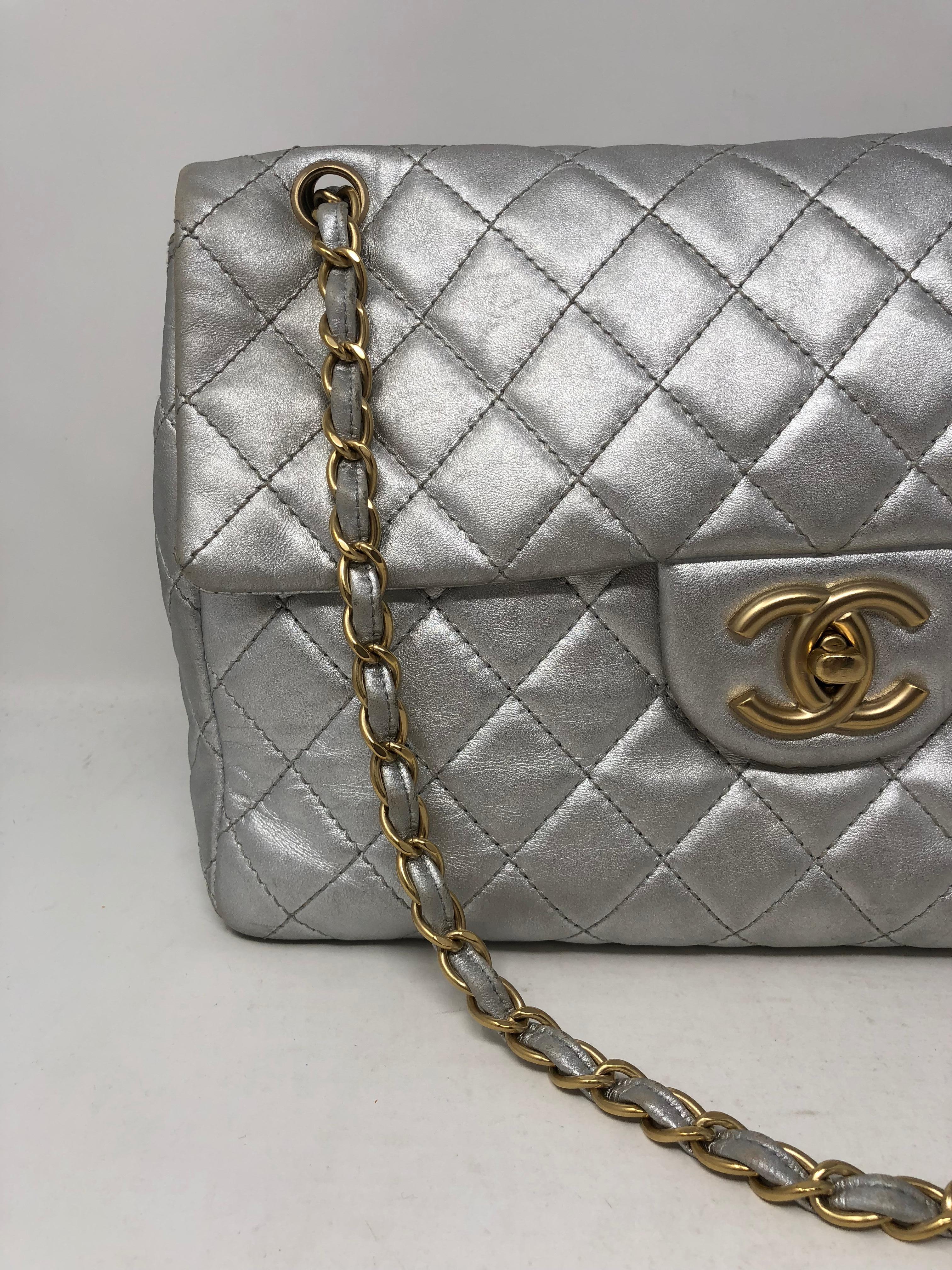 Chanel Silver Metallic Jumbo Bag In Fair Condition In Athens, GA