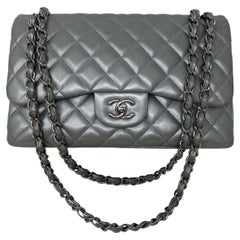Chanel Silber Metallic Jumbo-Tasche 