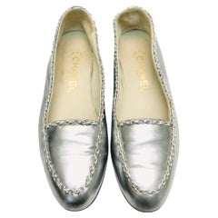 Vintage Chanel Silver Metallic Lambskin with Silver Hardware Chain Flats