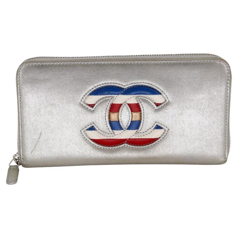 Chanel Silver Metallic Long Signature CC Usa Lambskin Wallet For Sale